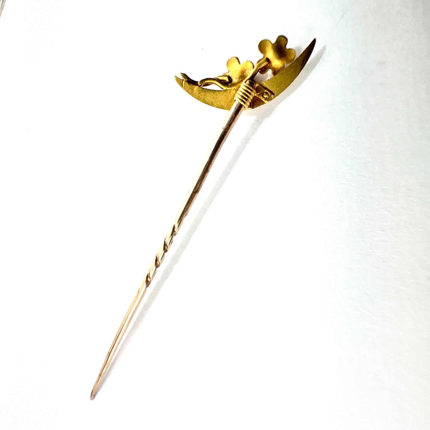 Edwardian 15CT Gold Crescent Moon and Flowers Stick Pin