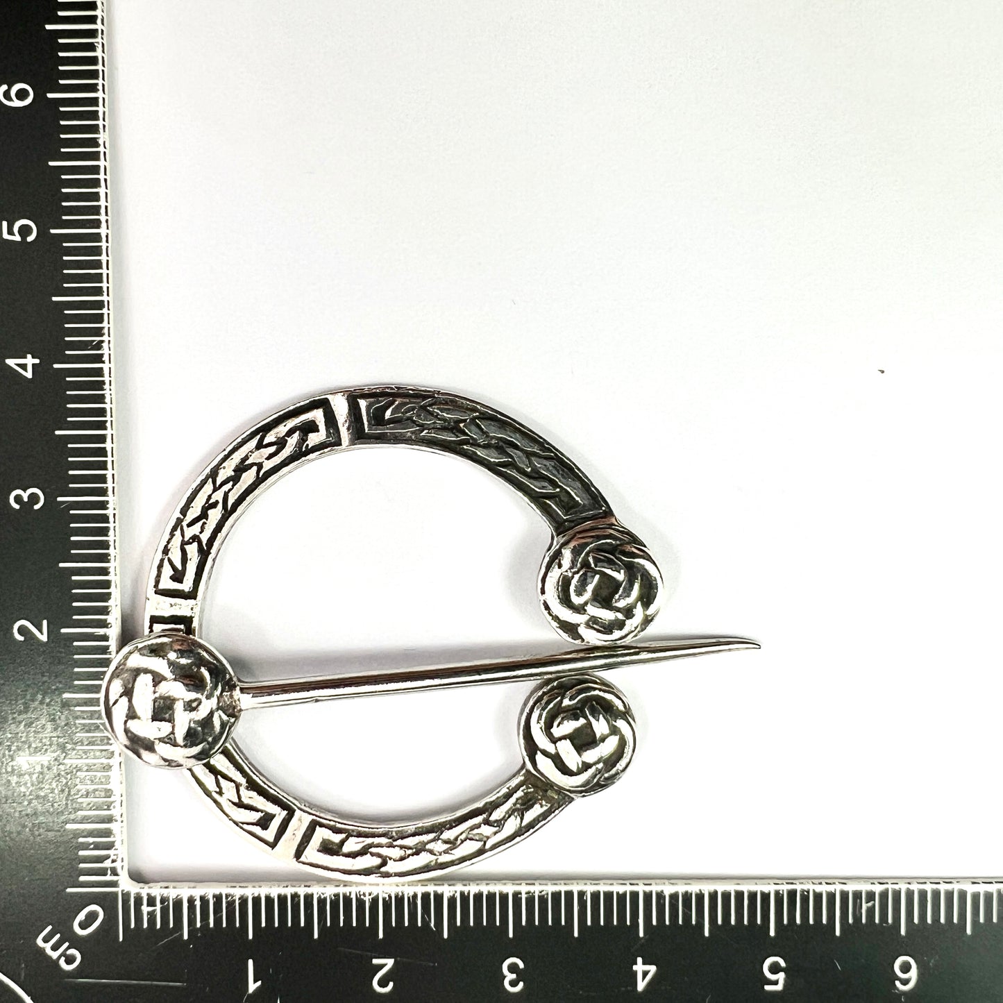 Vintage 1935 Scottish Silver Penannular Brooch