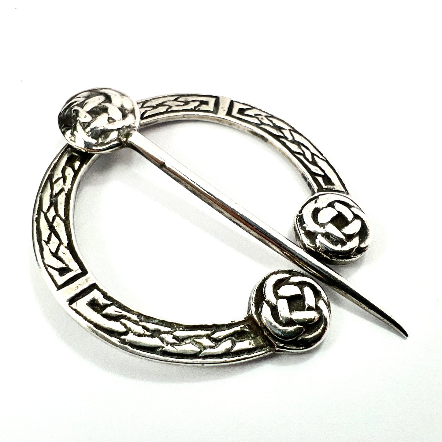 Vintage 1935 Scottish Silver Penannular Brooch