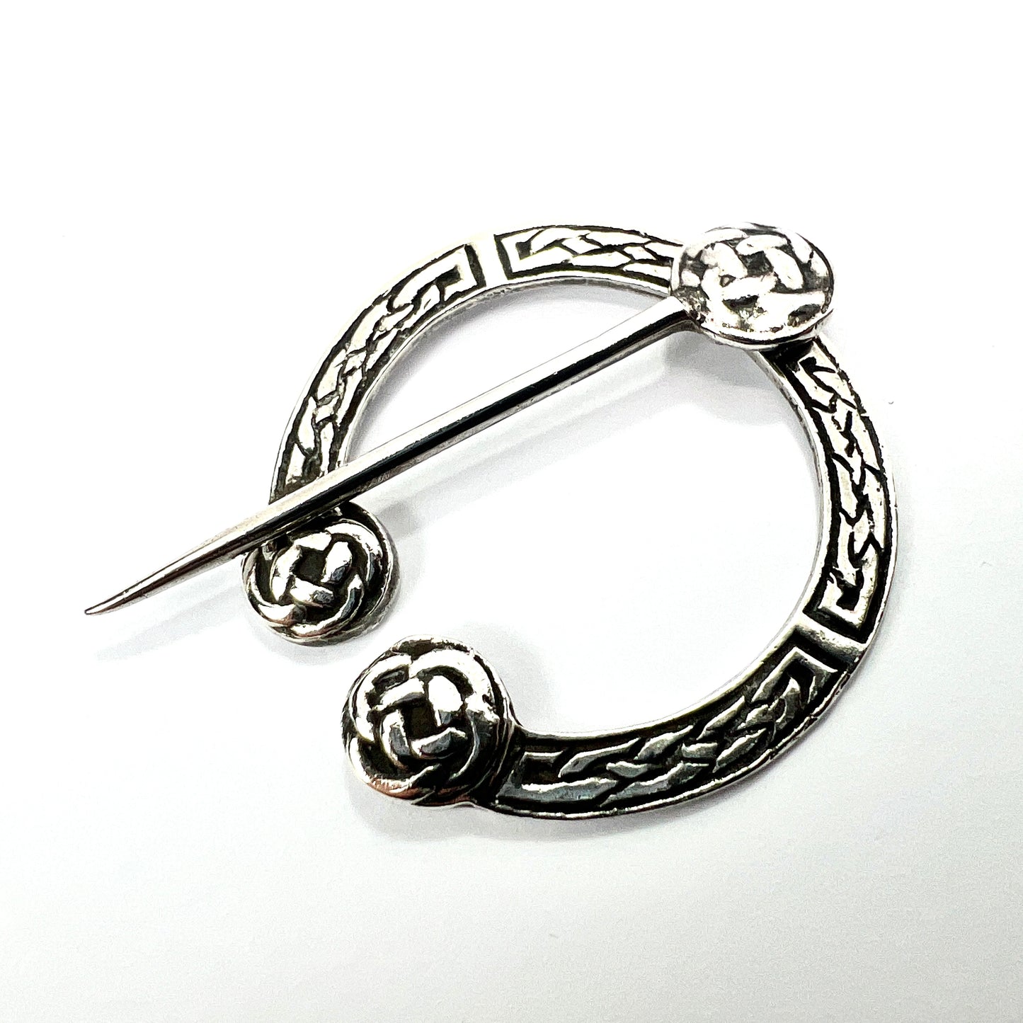 Vintage 1935 Scottish Silver Penannular Brooch