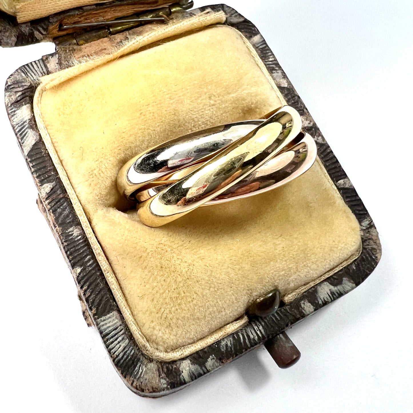 Large Vintage 18CT Gold "Russian" Wedding Ring