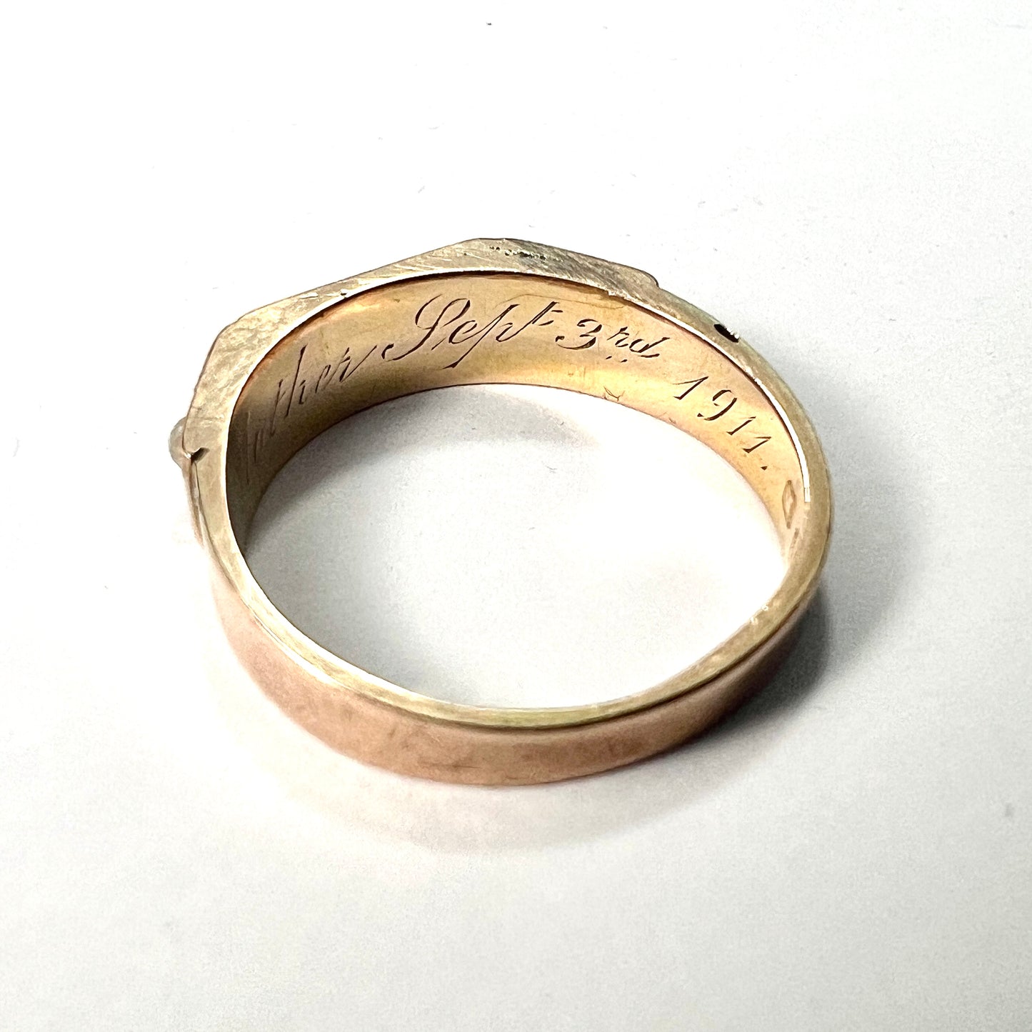 1873 Antique Victorian 15CT Gold Enamel Memorial Ring