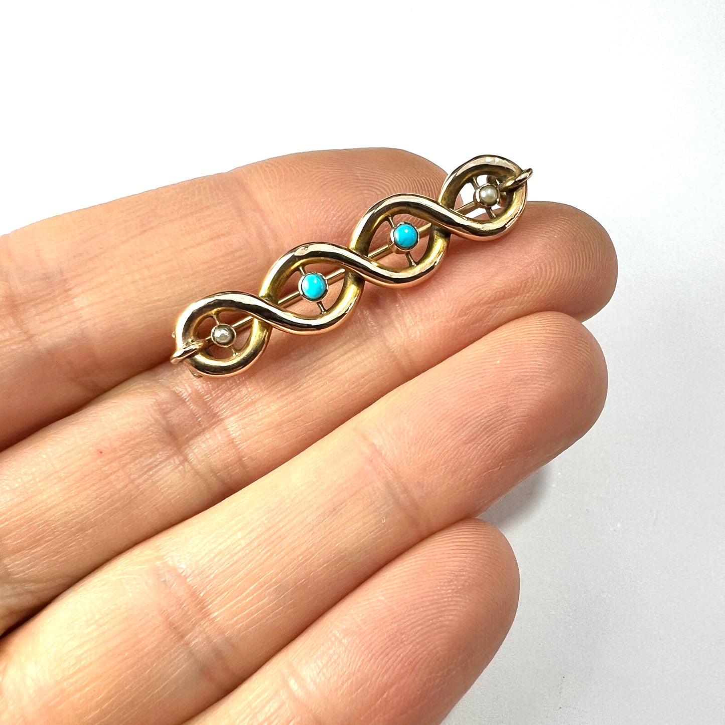 Victorian/Edwardian 15CT Gold Turquoise and Pearl Brooch