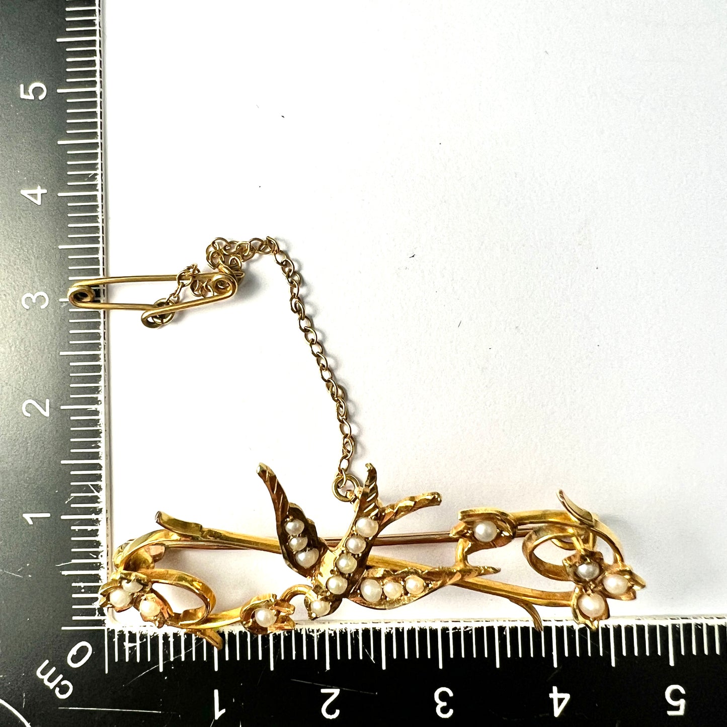 Boxed Edwardian 15CT Gold Pearl Swallow Bird Brooch
