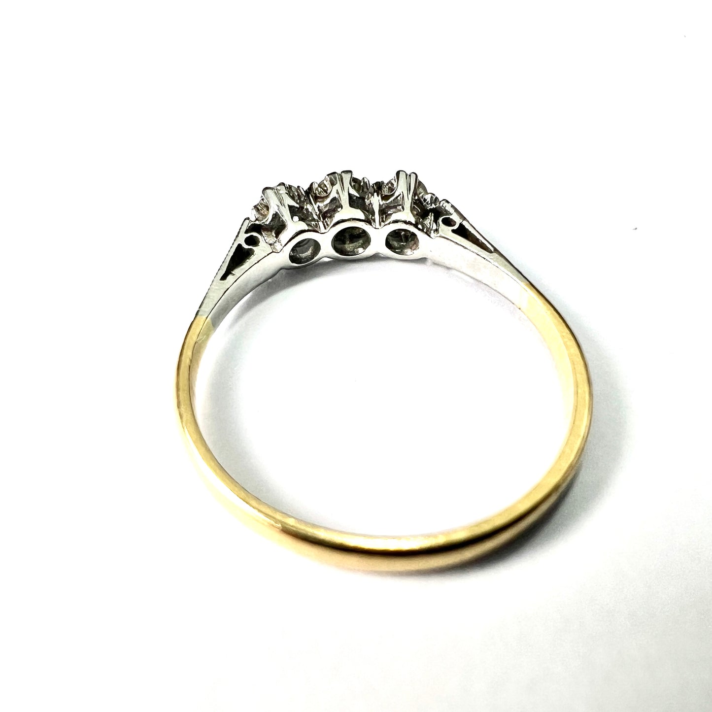 Vintage 18CT Gold Diamond Trilogy Engagement Ring