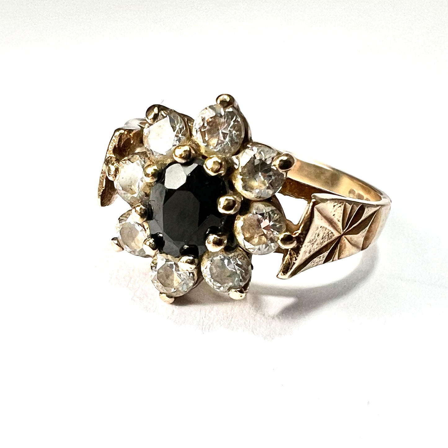 Vintage 9CT Gold Flower Cluster Ring