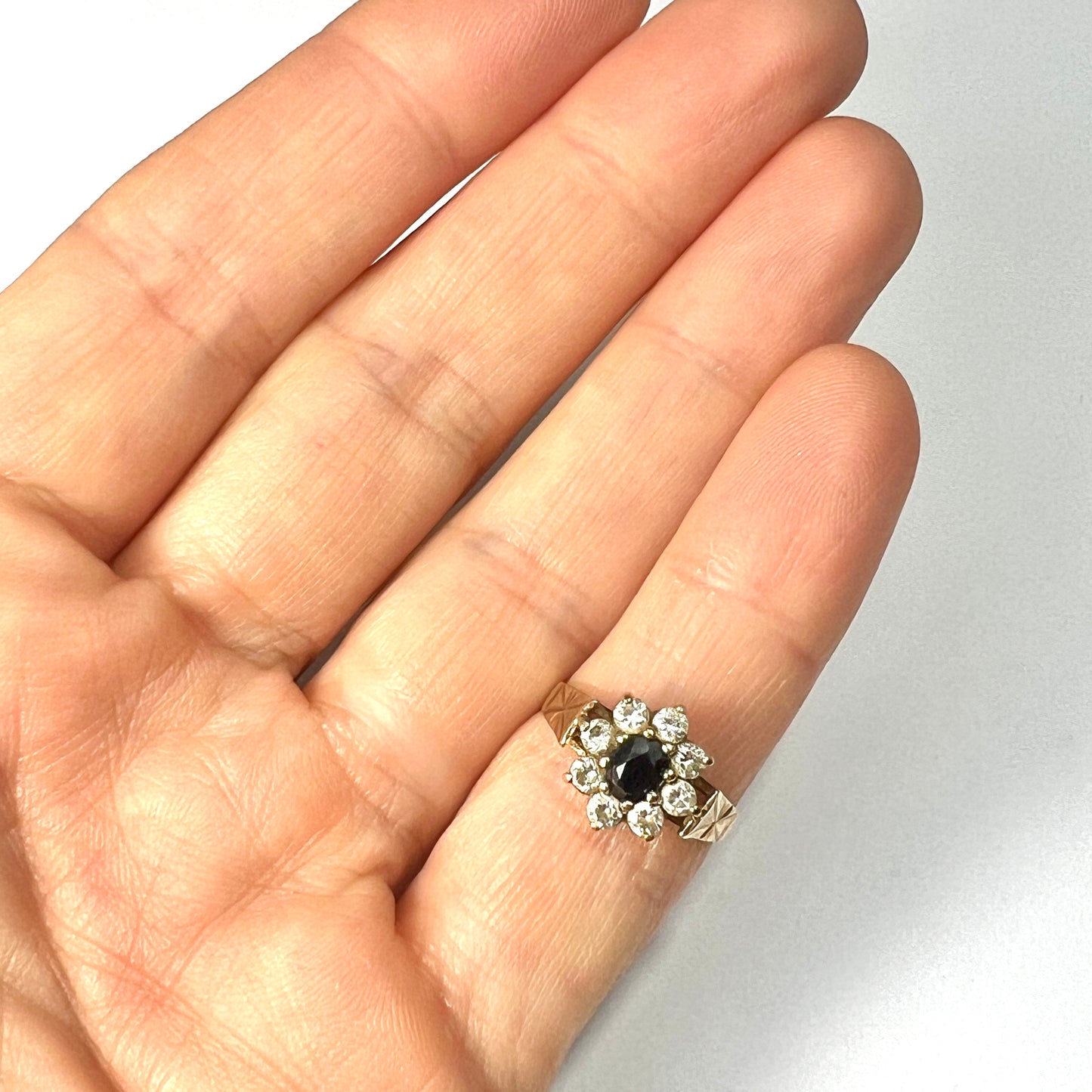Vintage 9CT Gold Flower Cluster Ring
