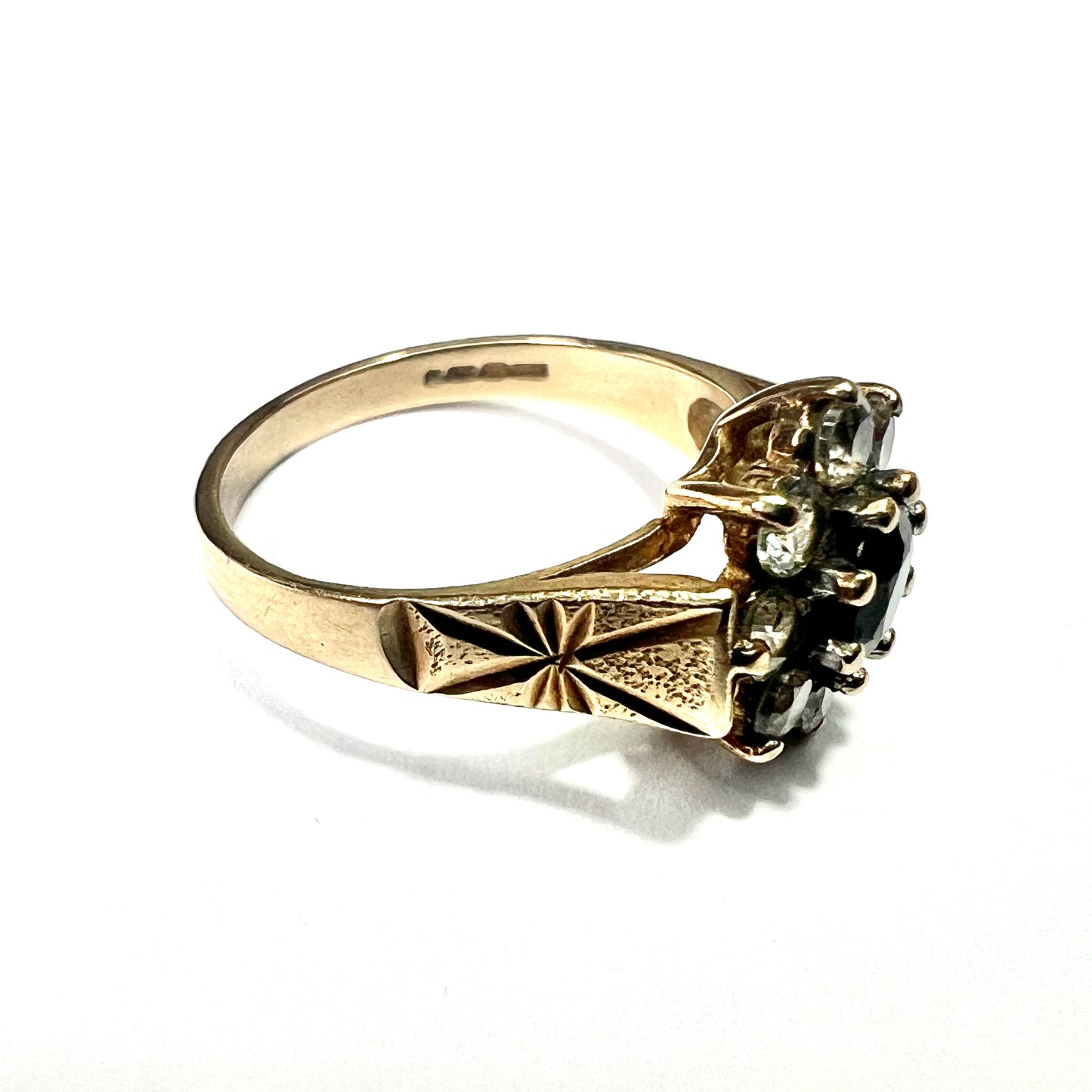Vintage 9CT Gold Flower Cluster Ring