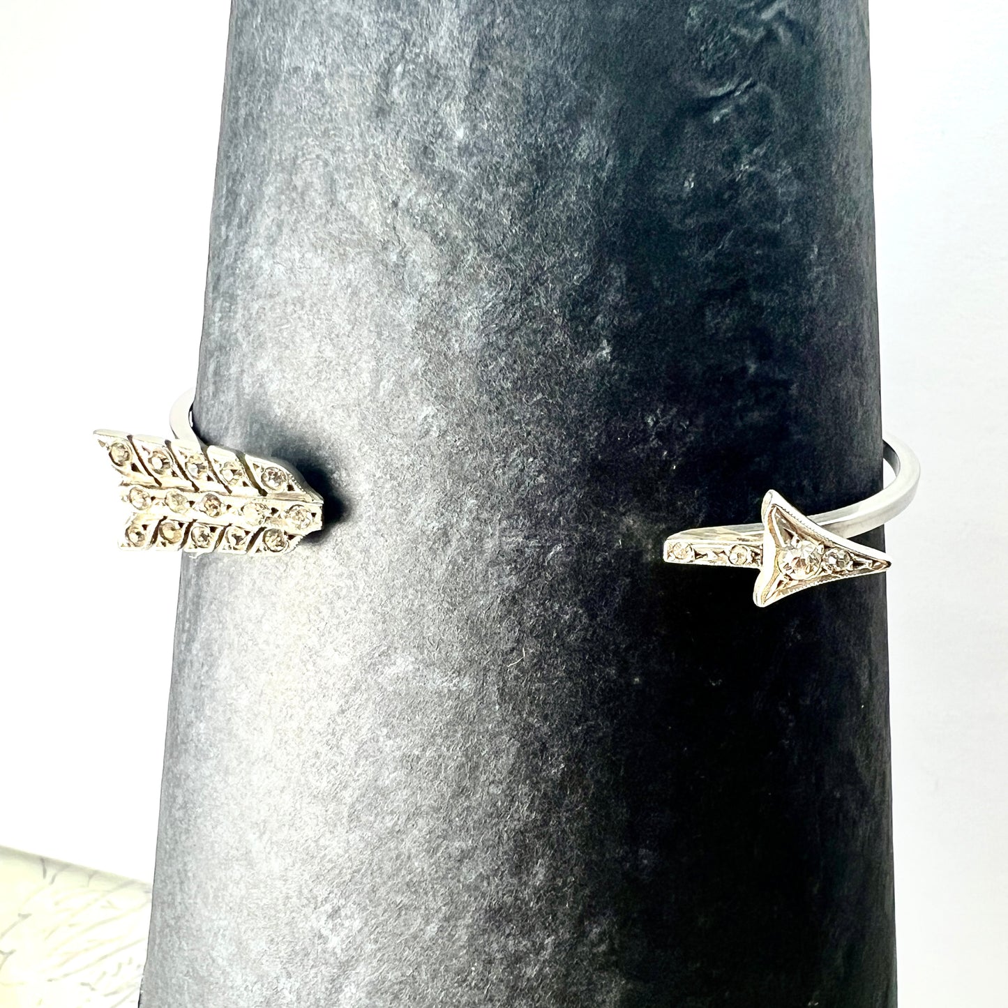 Vintage Art Deco Silver Paste Arrow Slave Bangle