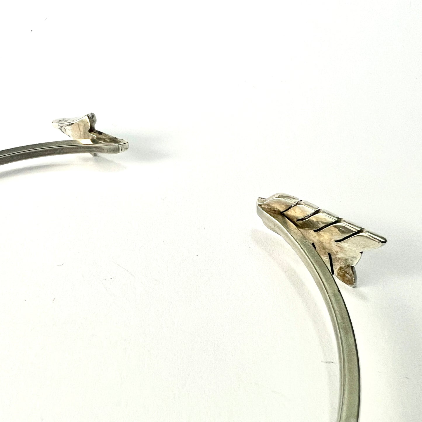 Vintage Art Deco Silver Paste Arrow Slave Bangle