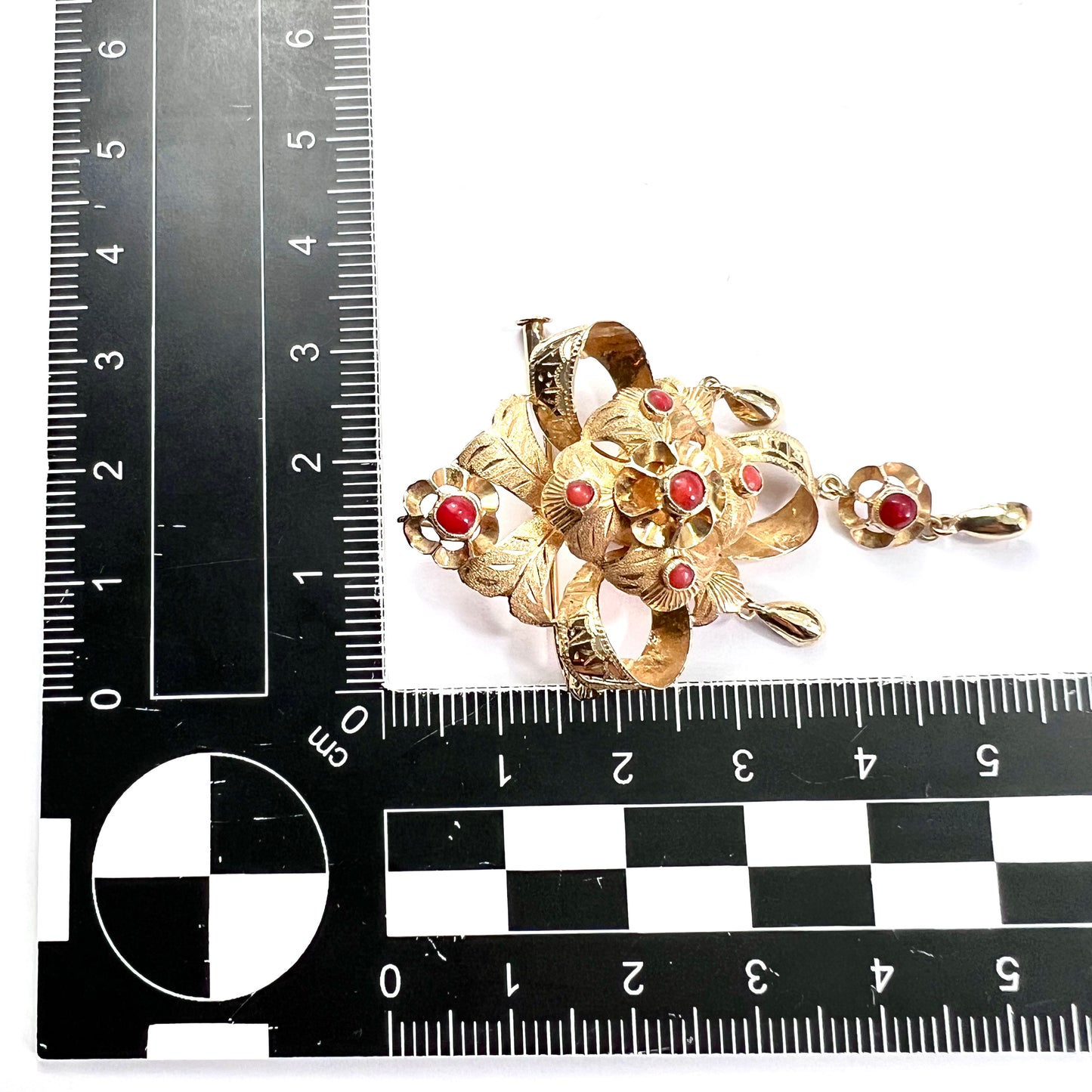 Art Deco Era Coral 18CT Gold Drop Pendant / Brooch