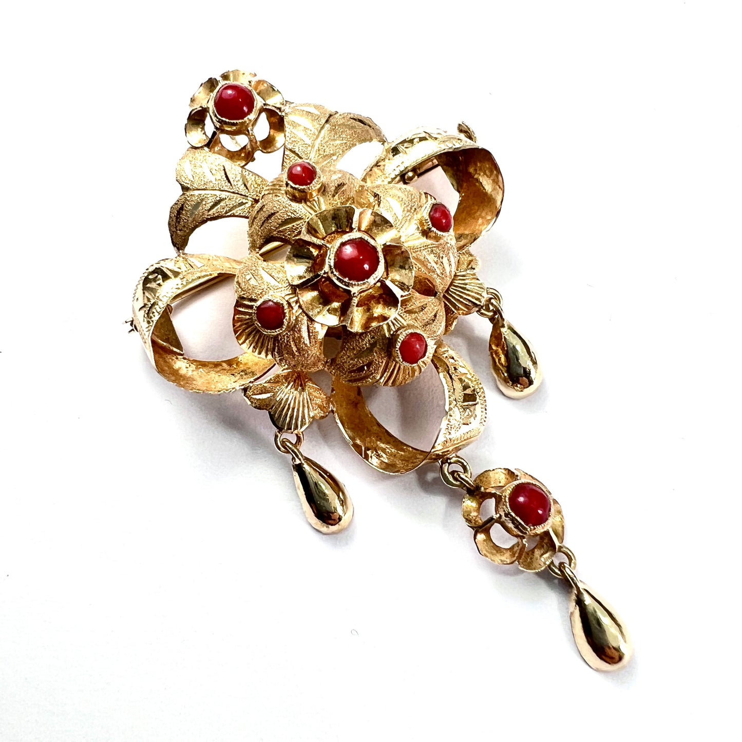Art Deco Era Coral 18CT Gold Drop Pendant / Brooch