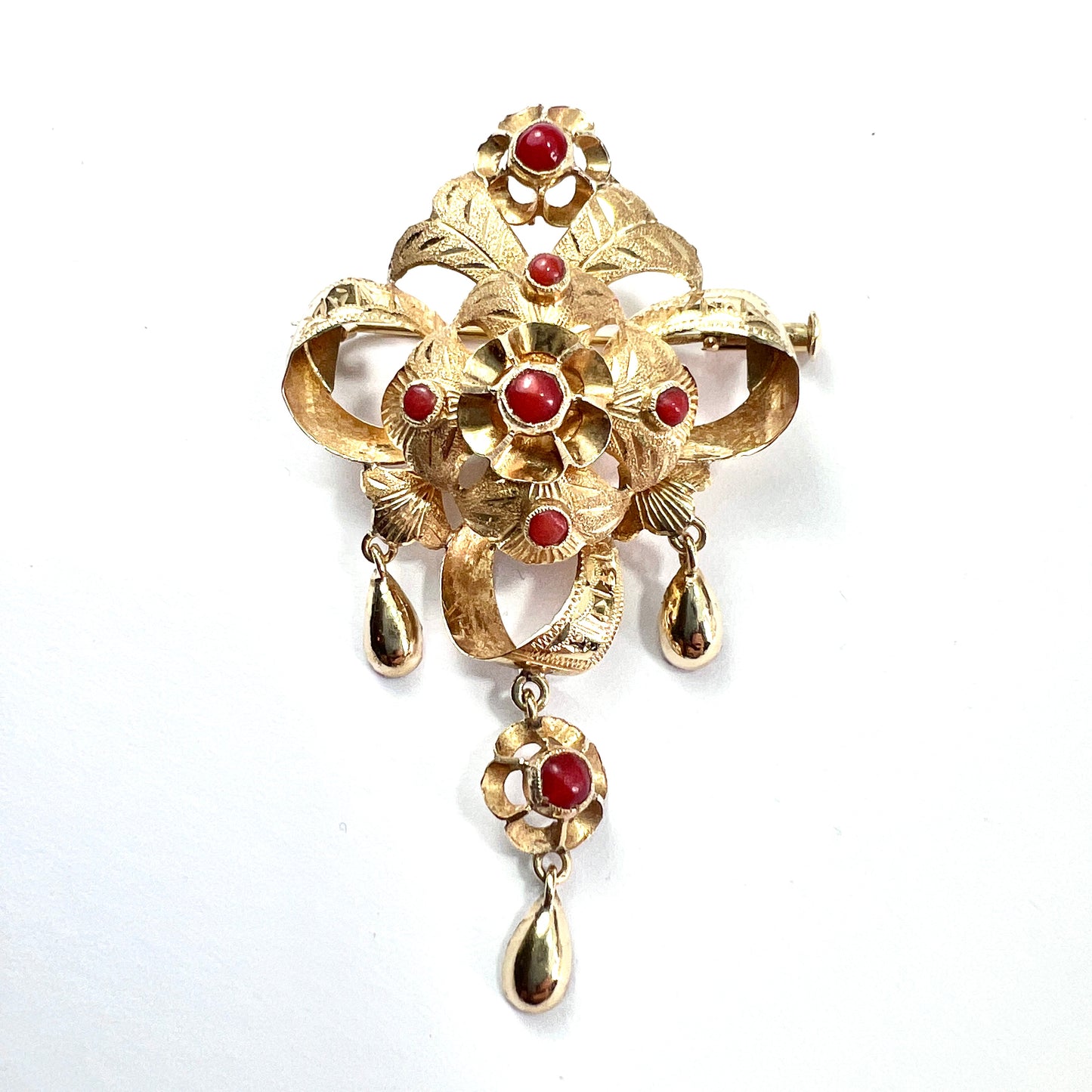 Art Deco Era Coral 18CT Gold Drop Pendant / Brooch