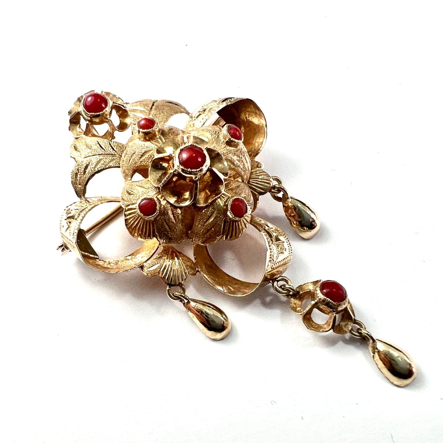 Art Deco Era Coral 18CT Gold Drop Pendant / Brooch