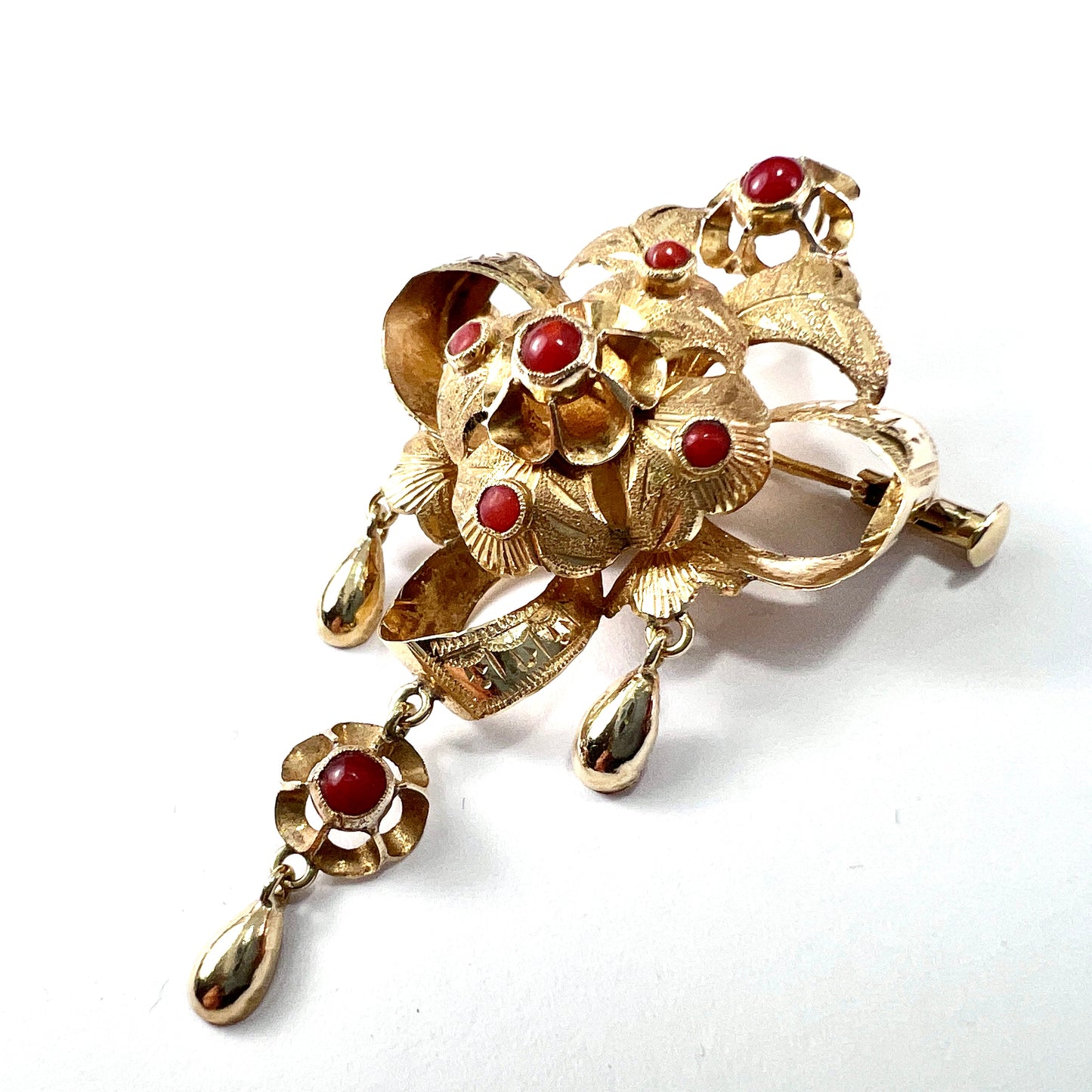 Art Deco Era Coral 18CT Gold Drop Pendant / Brooch
