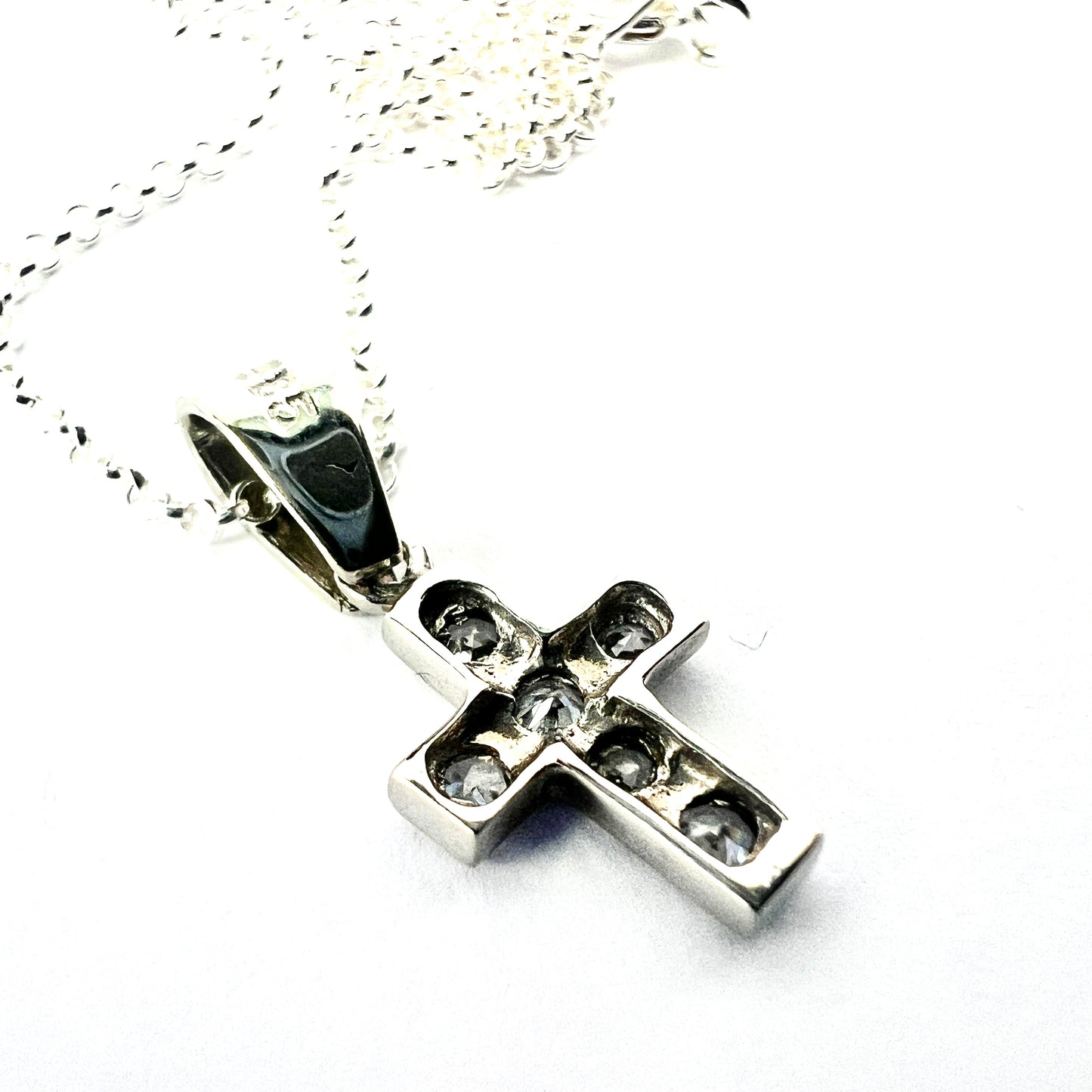 Tiny Vintage 14CT White Gold Cross Pendant Necklace