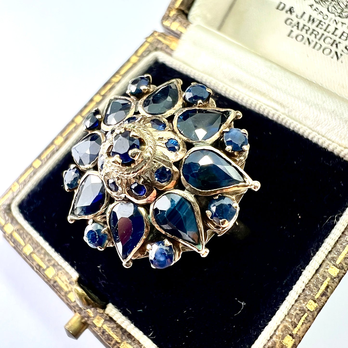 Large Vintage 14CT Gold Sapphire Thai Princess Ring