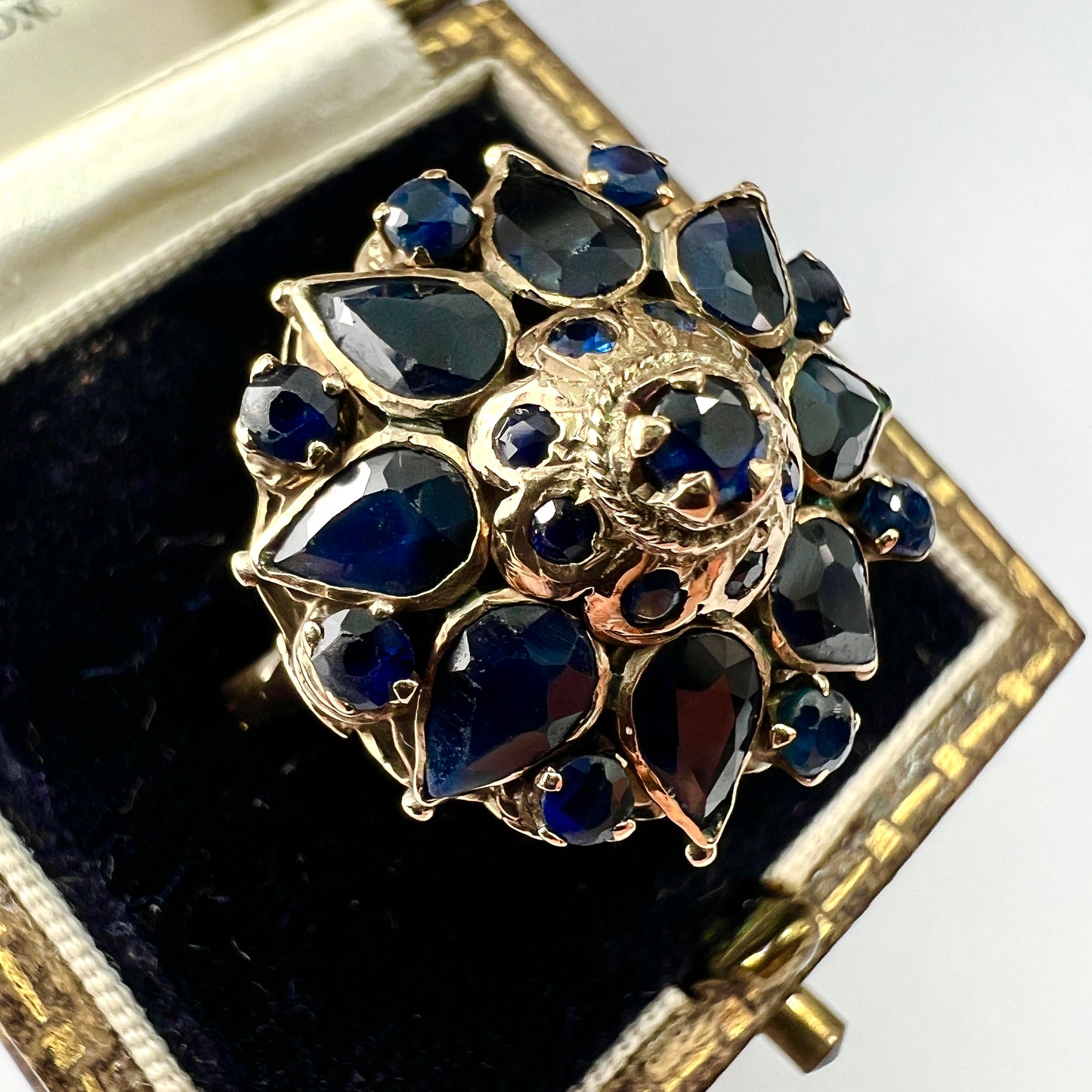Large Vintage 14CT Gold Sapphire Thai Princess Ring