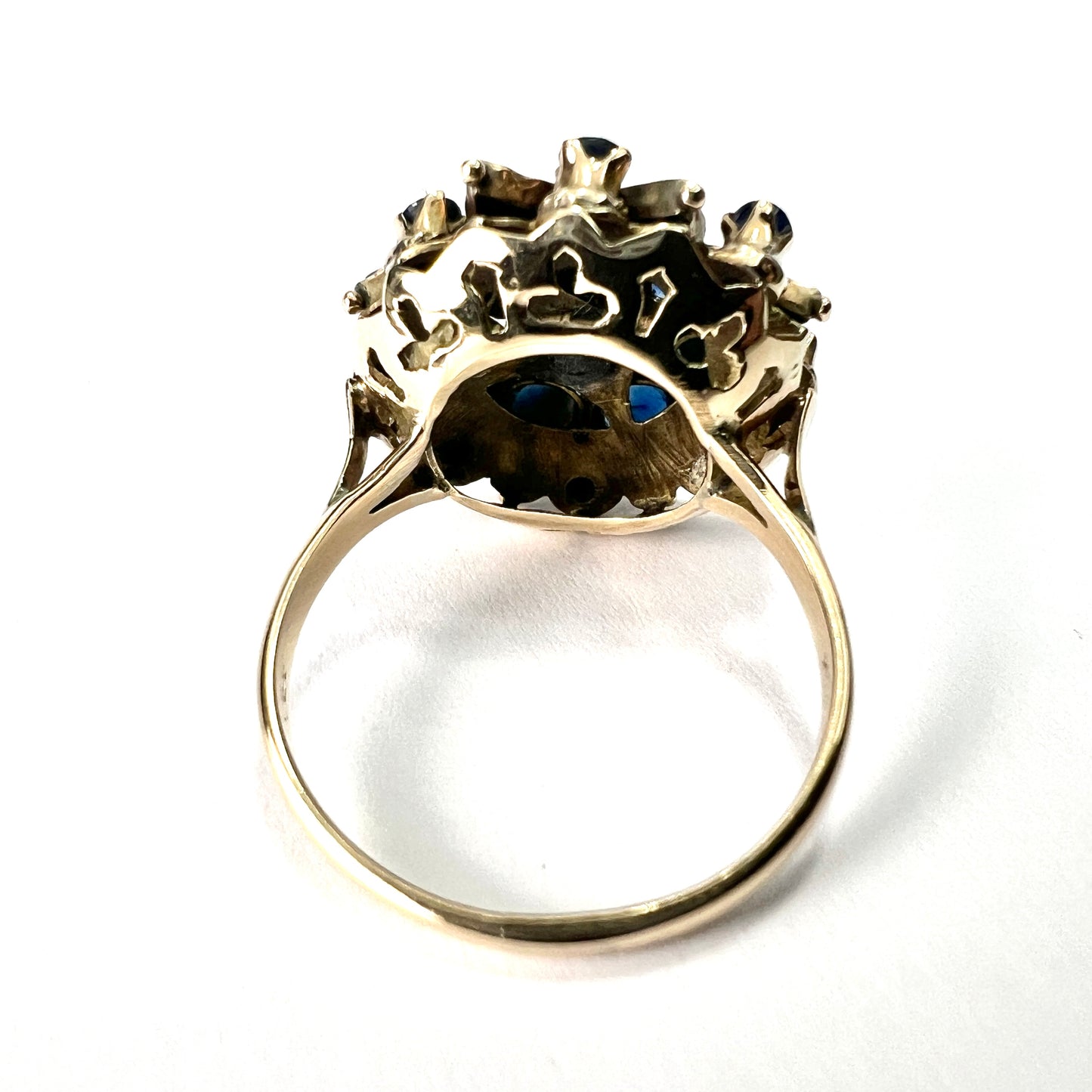 Large Vintage 14CT Gold Sapphire Thai Princess Ring