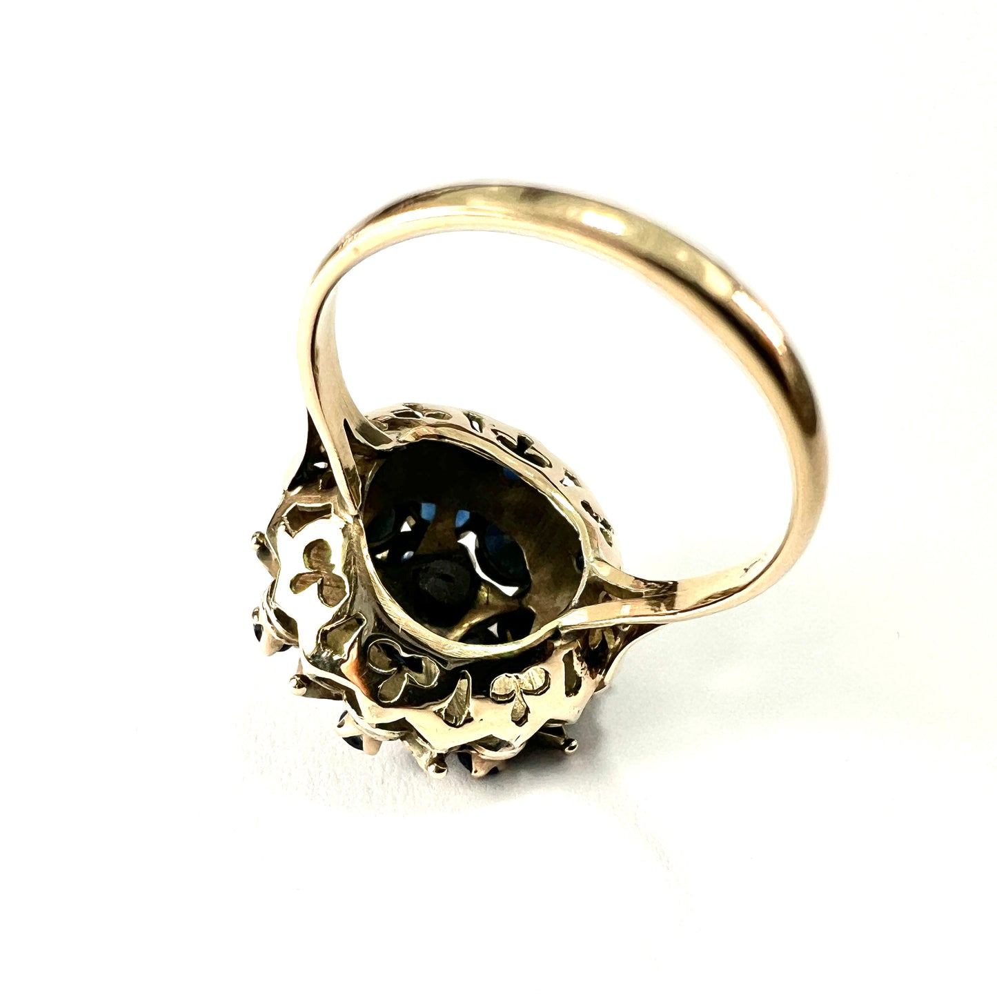 Large Vintage 14CT Gold Sapphire Thai Princess Ring