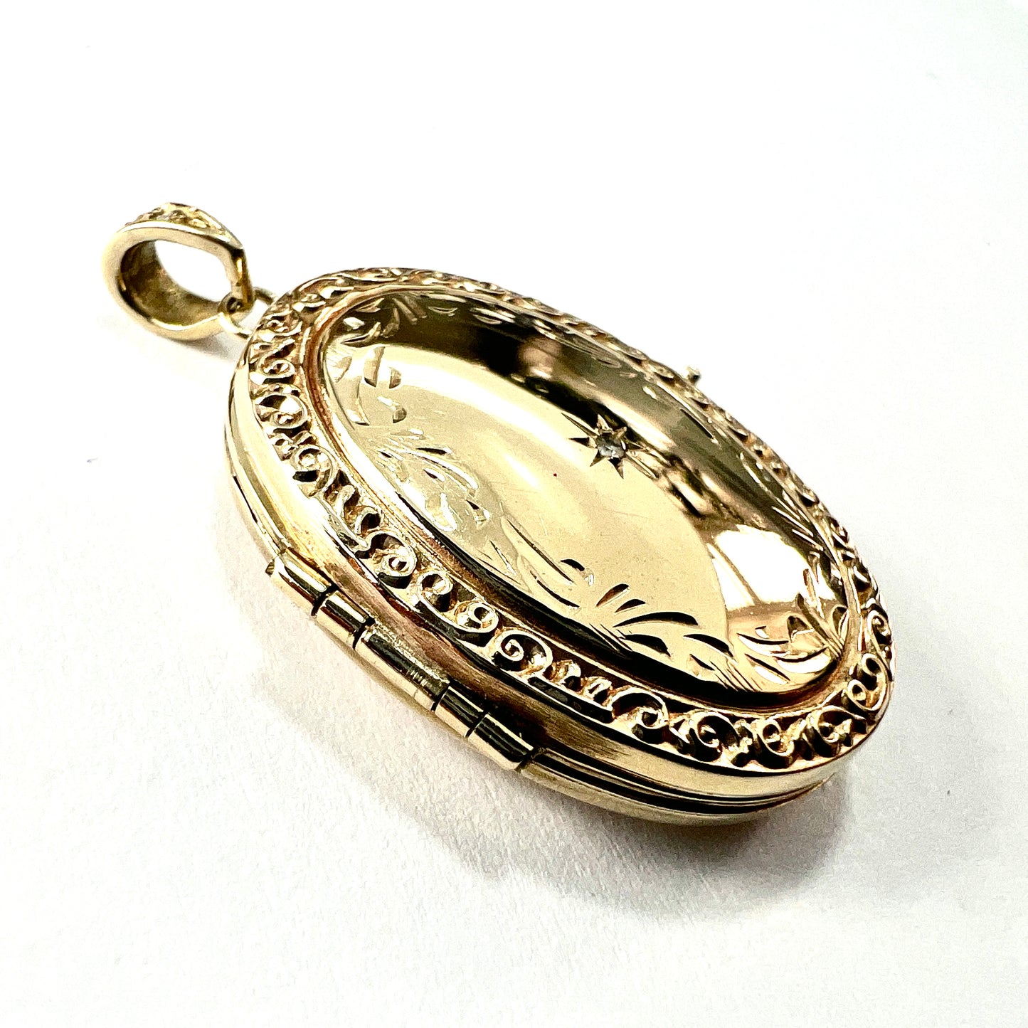 Vintage Diamond 9CT Gold Triple Locket Pendant