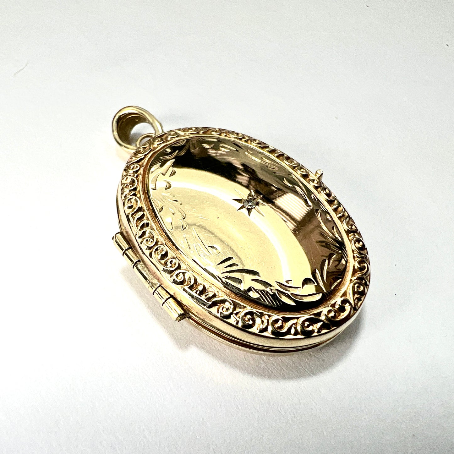 Vintage Diamond 9CT Gold Triple Locket Pendant