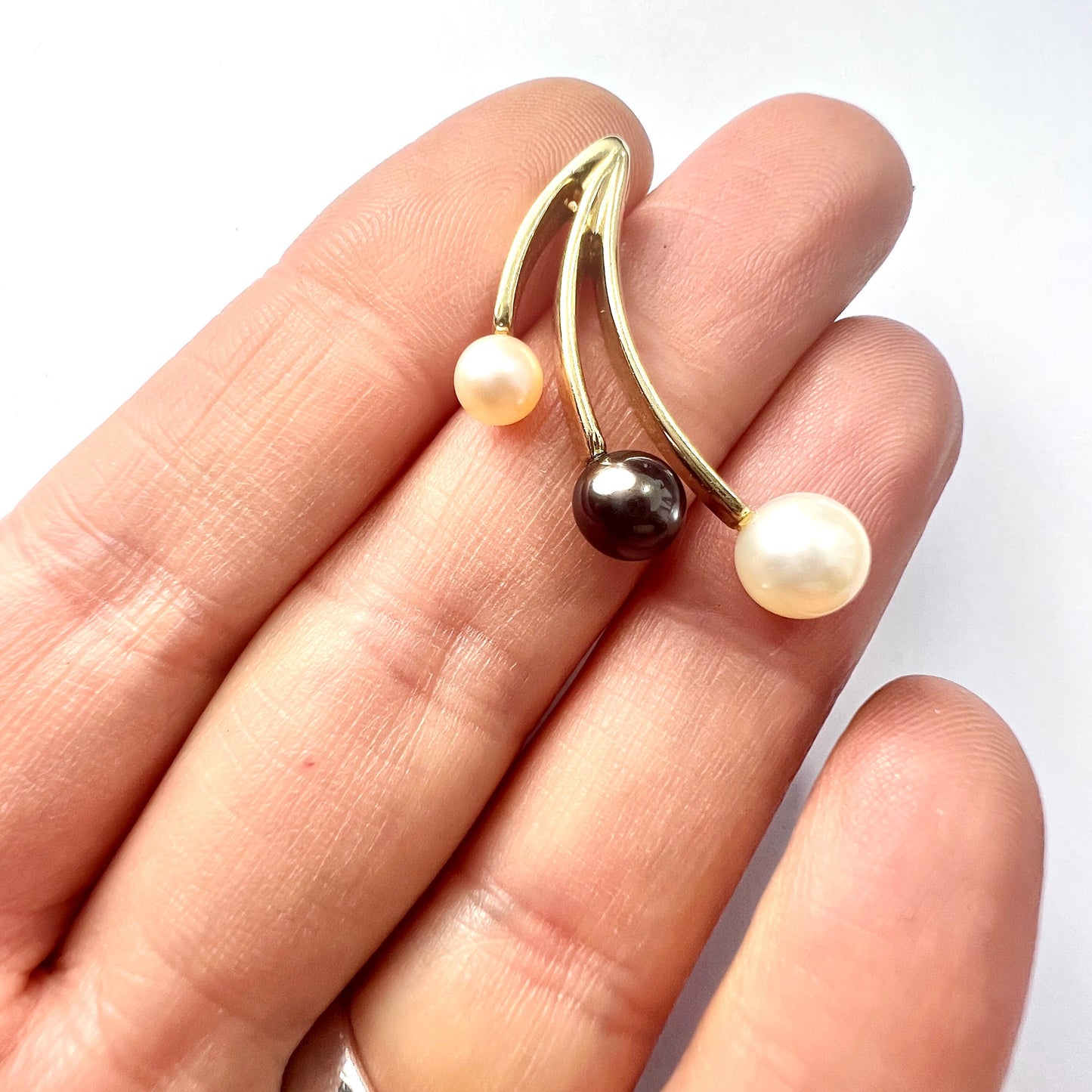 Vintage Italian 18CT Gold Cultured Pearl Trio Pendant