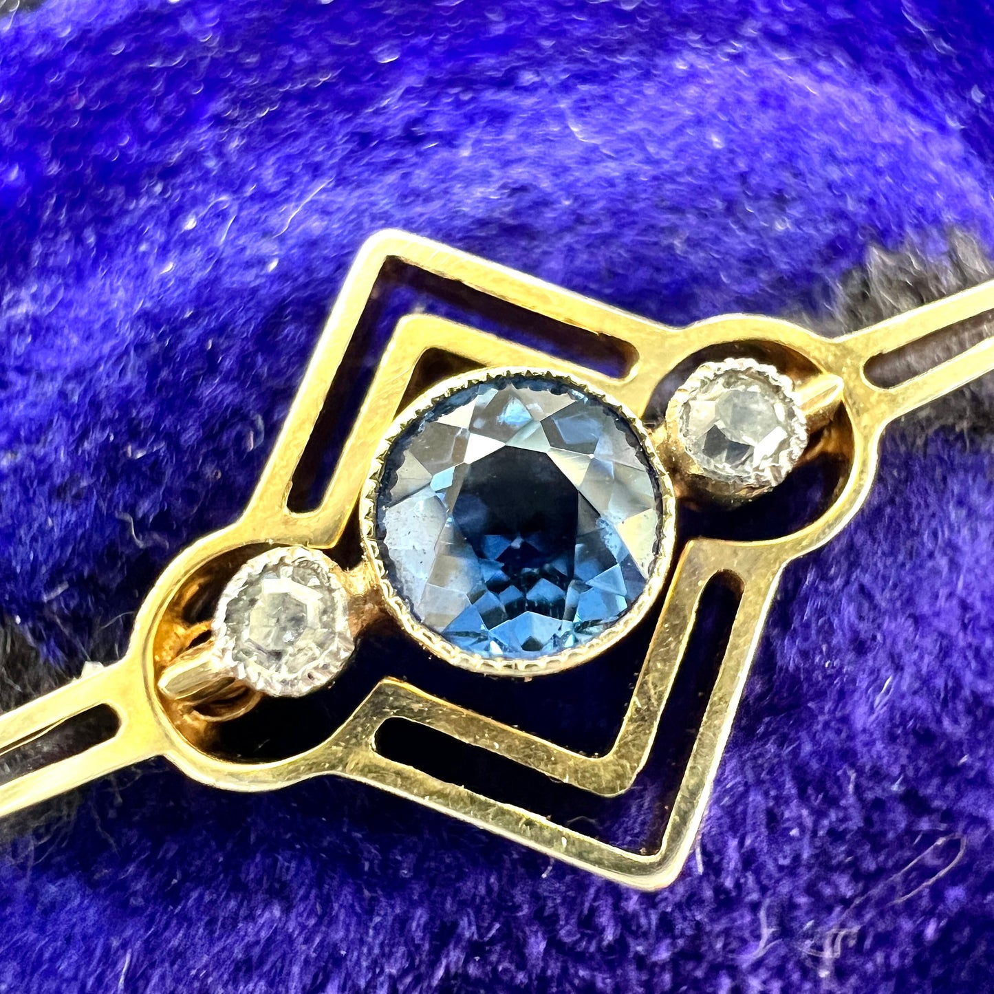 Edwardian Art Deco 15CT Gold Sapphire and Diamond Bar Brooch