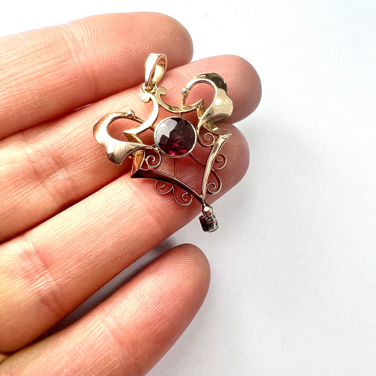Edwardian 15CT Gold Diamond Garnet Lavalier Pendant