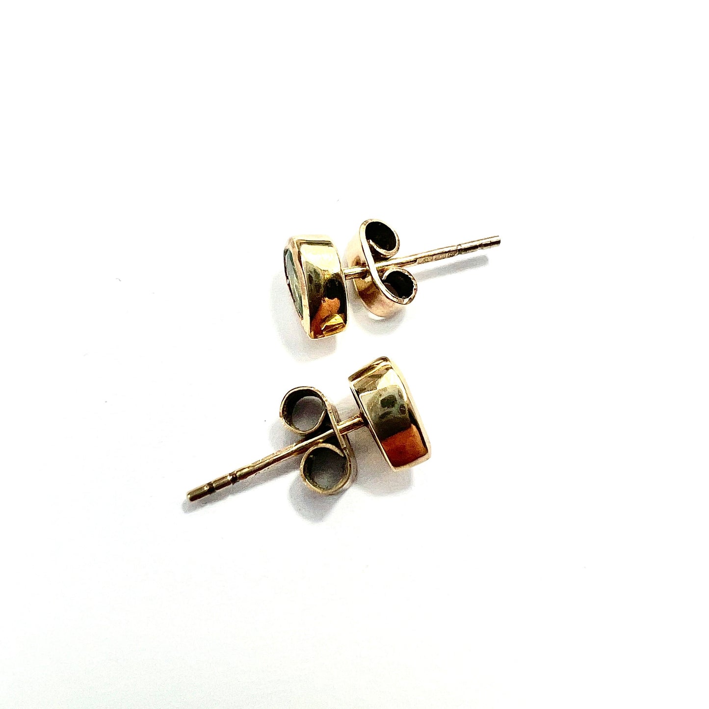 Vintage 9CT Gold Green Tourmaline Teardrop Stud Earrings