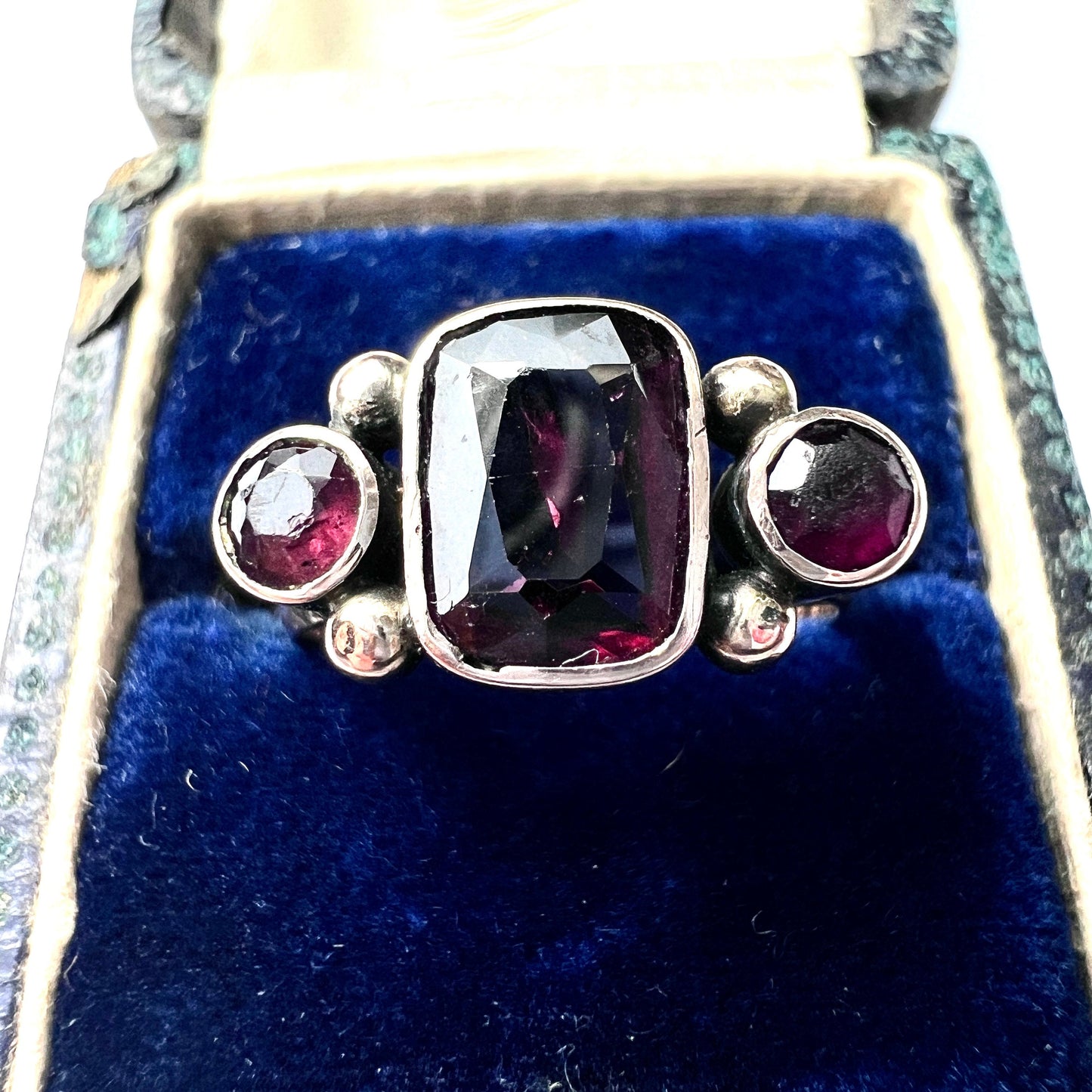 Georgian 9CT Gold Garnet Three Stone Ring