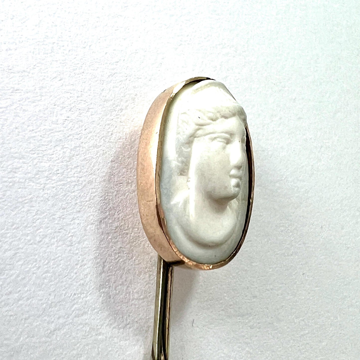 Antique 9CT Gold Hardstone Cameo Stick Pin