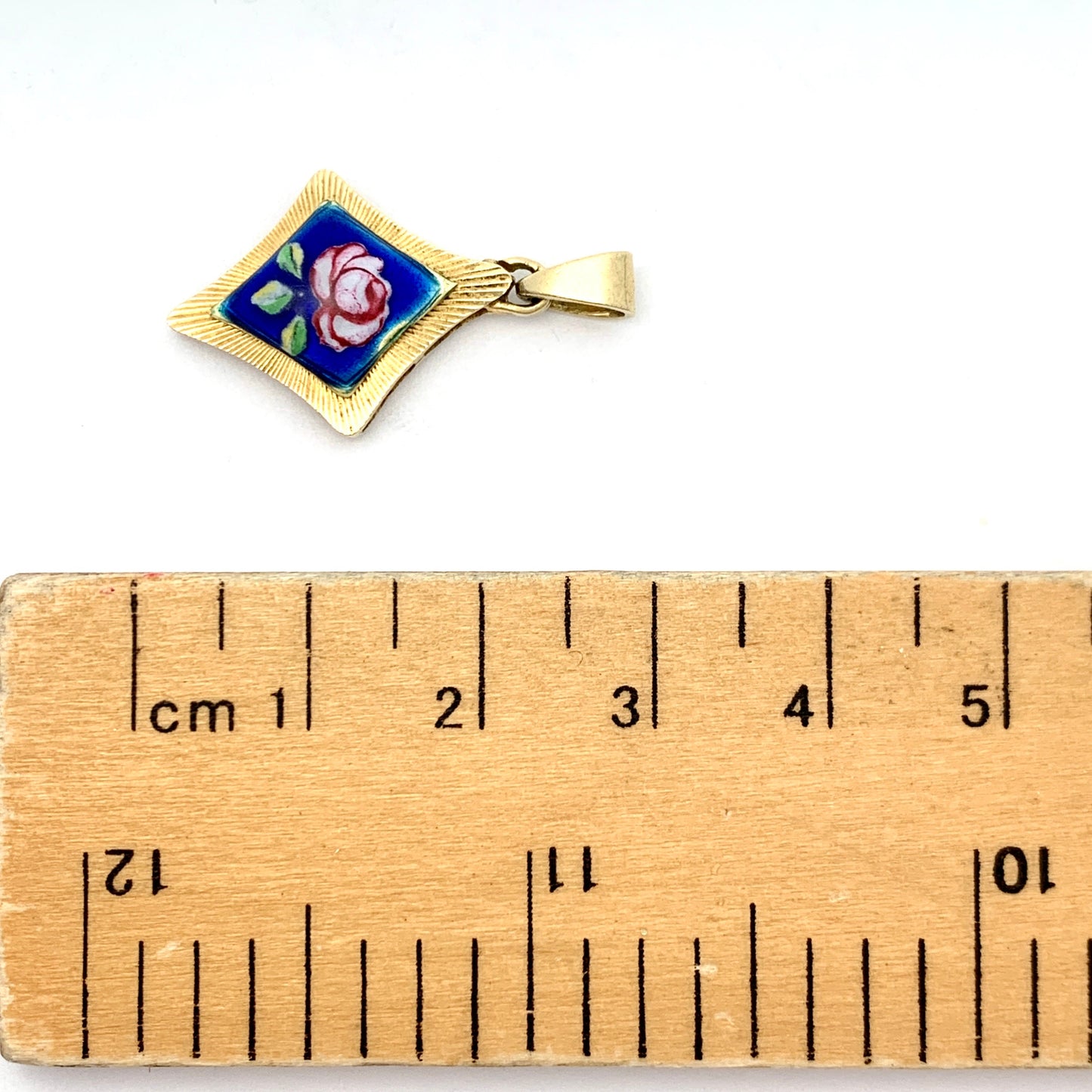 Vintage 18CT Gold Handmade Painted Enamel Rose Pendant