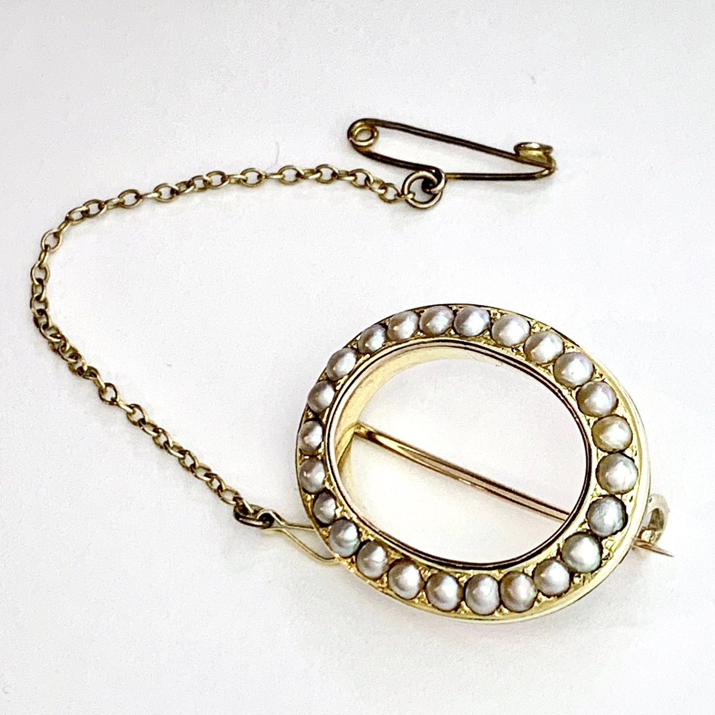 Victorian 9CT Gold Pearl Brooch with Safety Chain