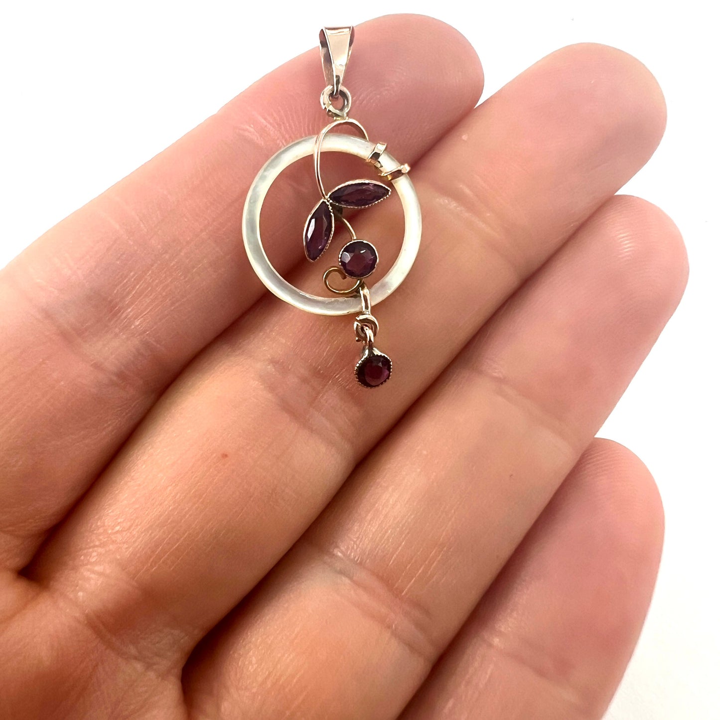 Rare Edwardian 9CT Gold Mother of Pearl Hoop Pendant