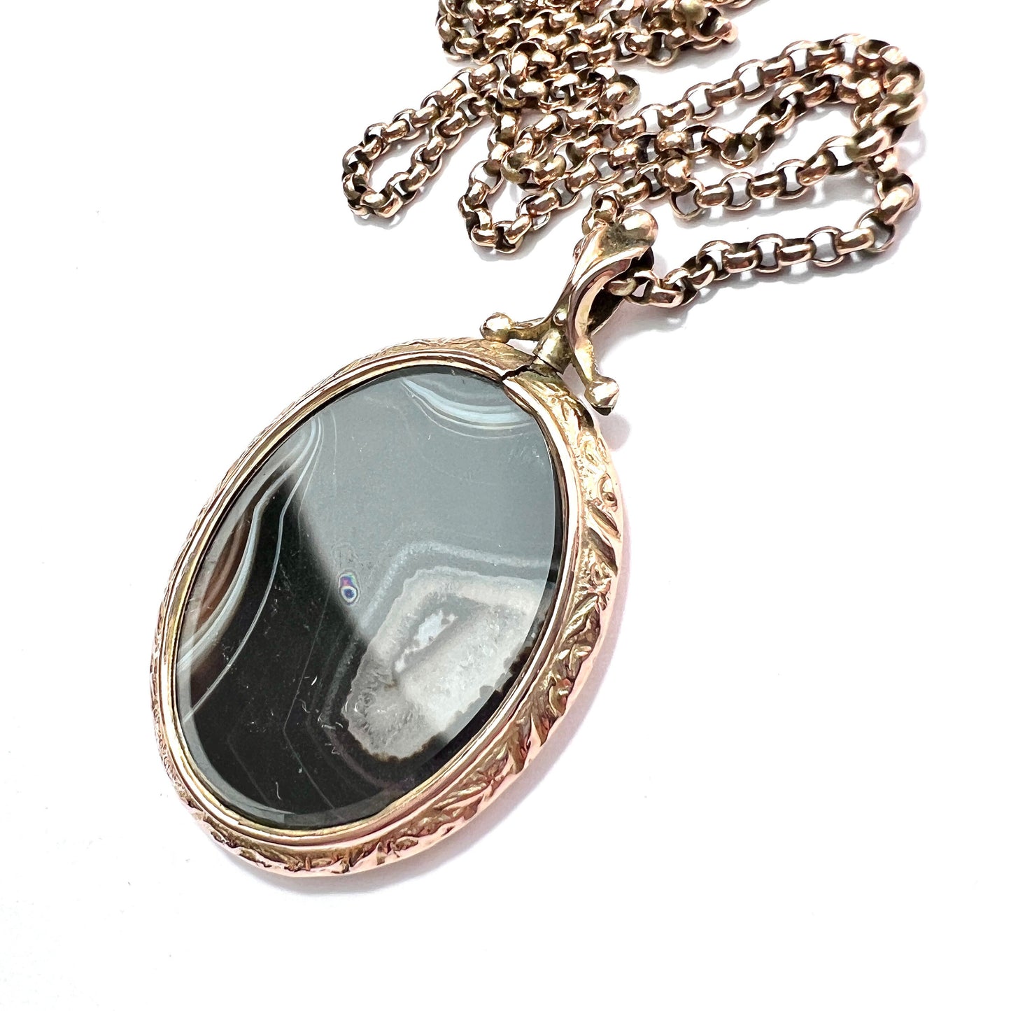 Large Victorian 9CT Gold Agate Locket Necklace