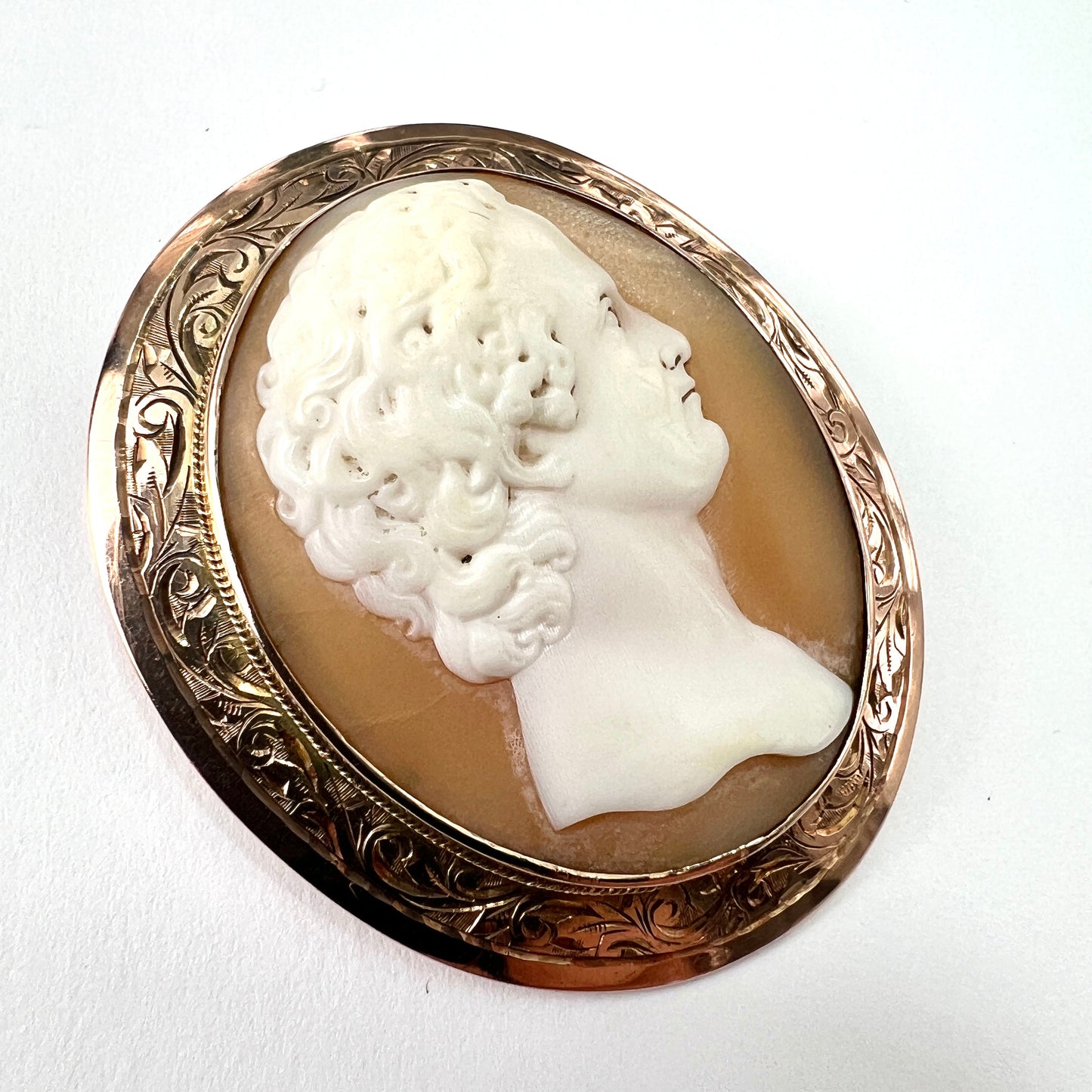Victorian 9CT Gold Shell Cameo Portrait Brooch