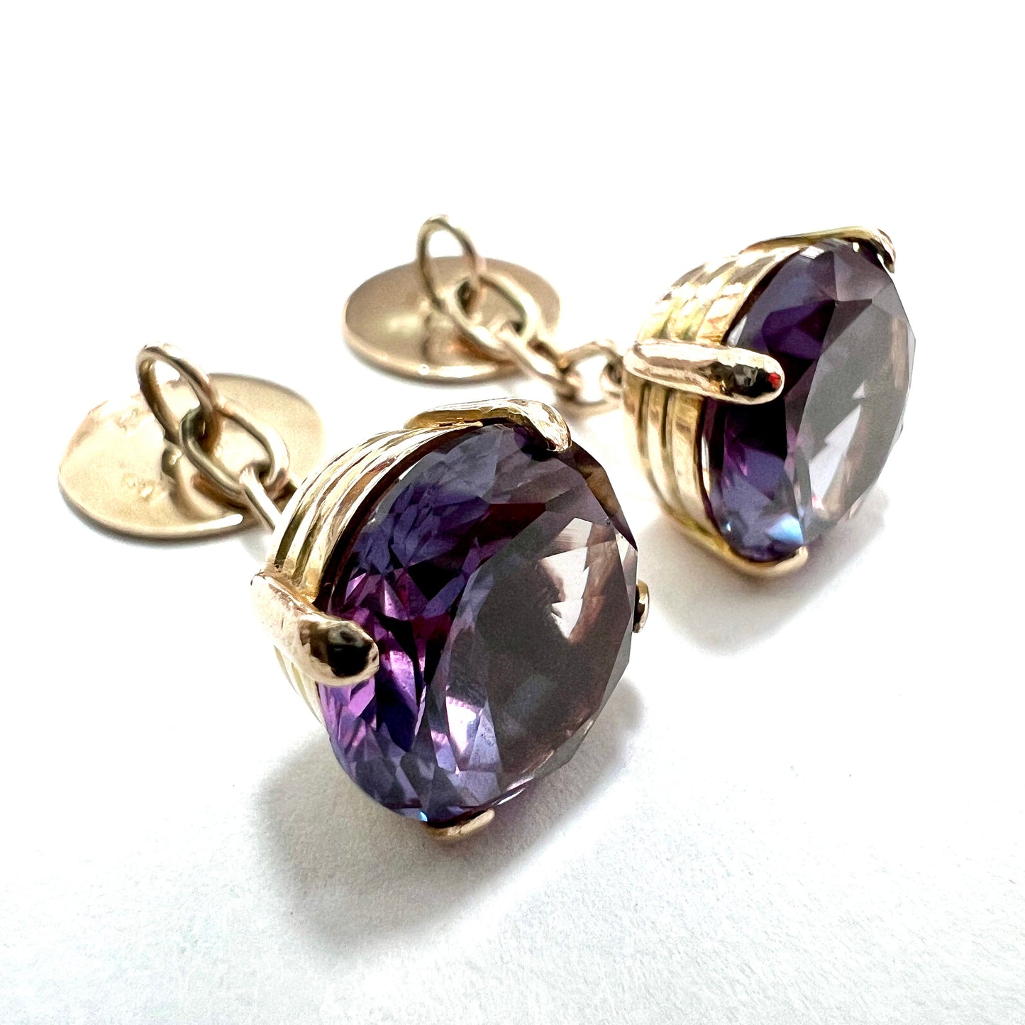 Antique 9CT Gold Corundum Cufflinks
