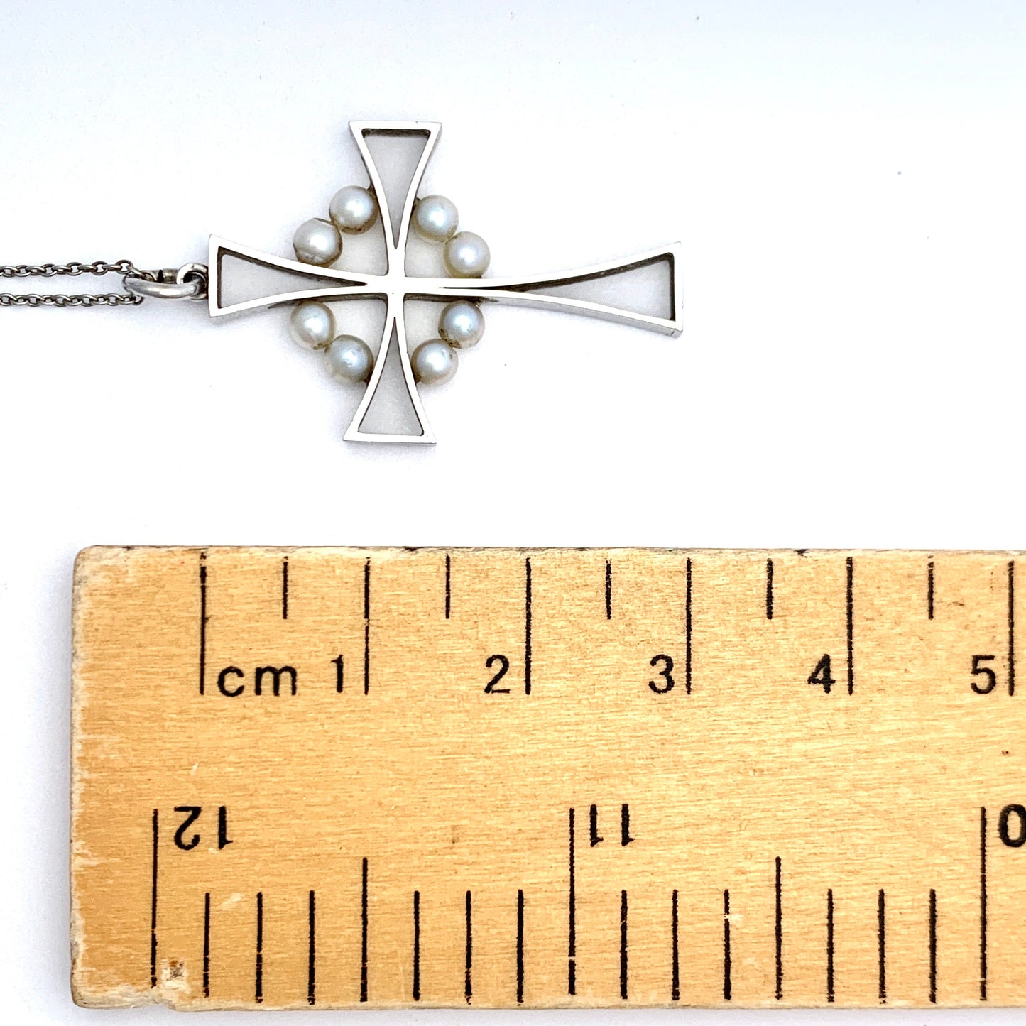 Vintage 9CT White Gold Pearl Crucifix Cross Pendant and Chain Necklace