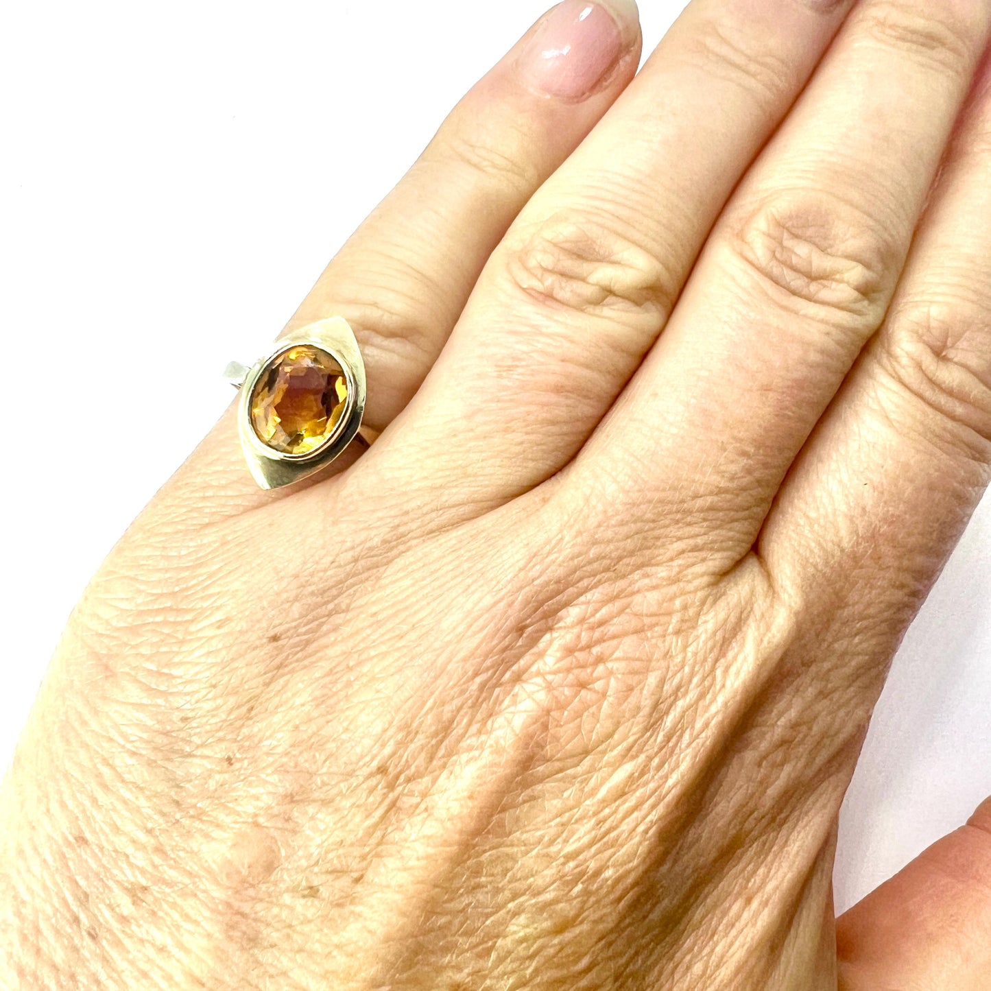 Vintage 9CT Gold Citrine Navette Ring