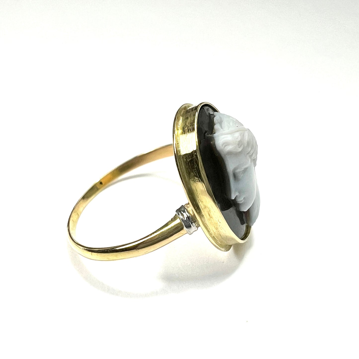 Vintage Gentleman's Carved Hardstone Gold Cameo Ring