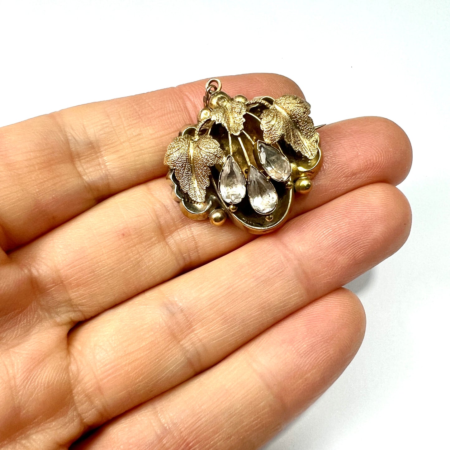 Victorian 15CT Gold Chrysoberyl Triple Teardrop Brooch