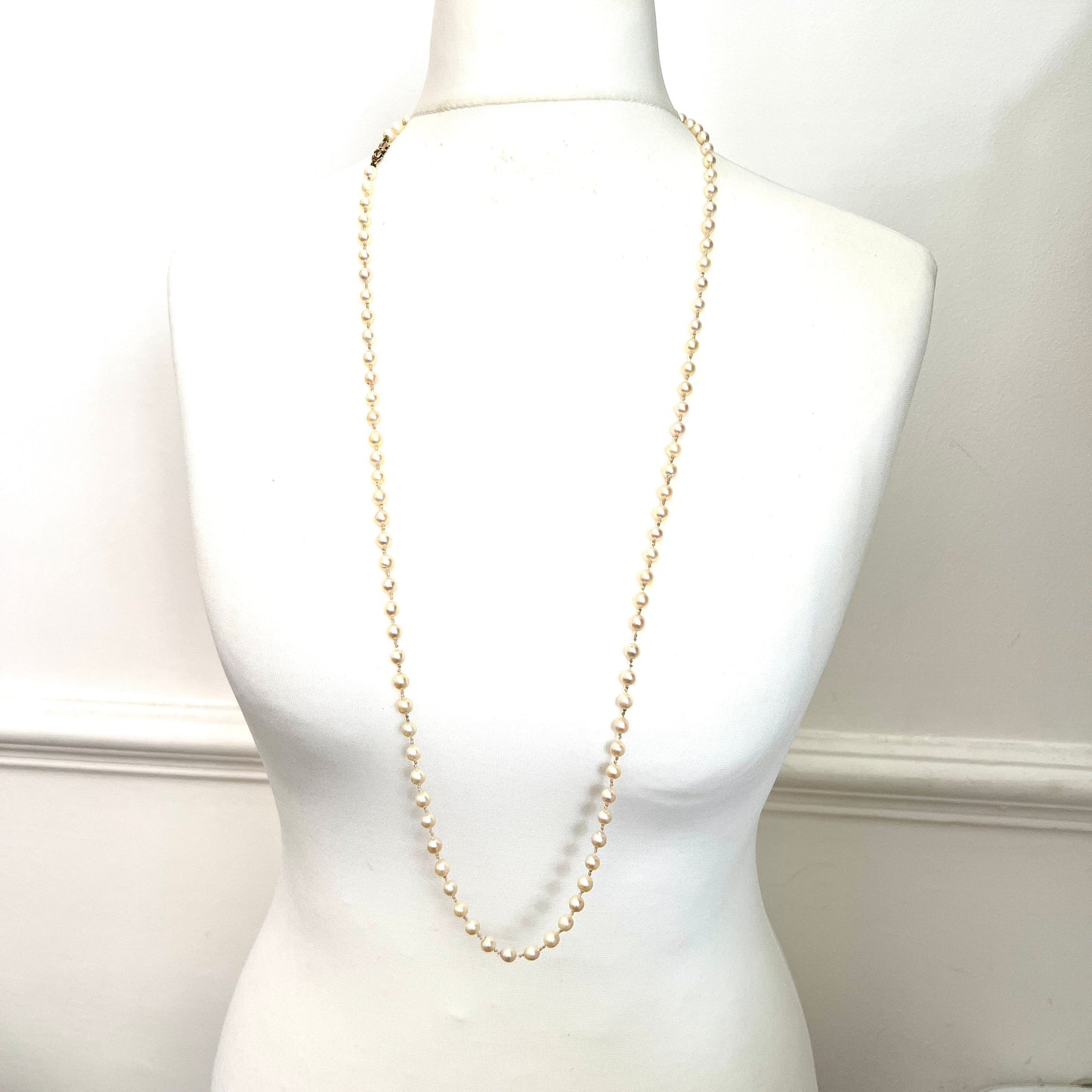 Vintage Very Long Cultured Pearl Necklace with 9CT Gold Clasp