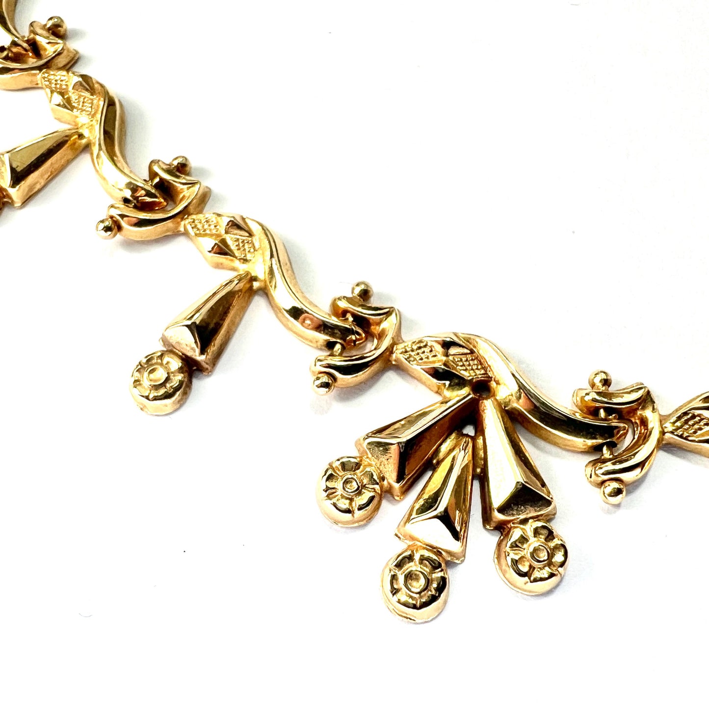 Vintage 18CT Gold Fancy Flower Link Necklace