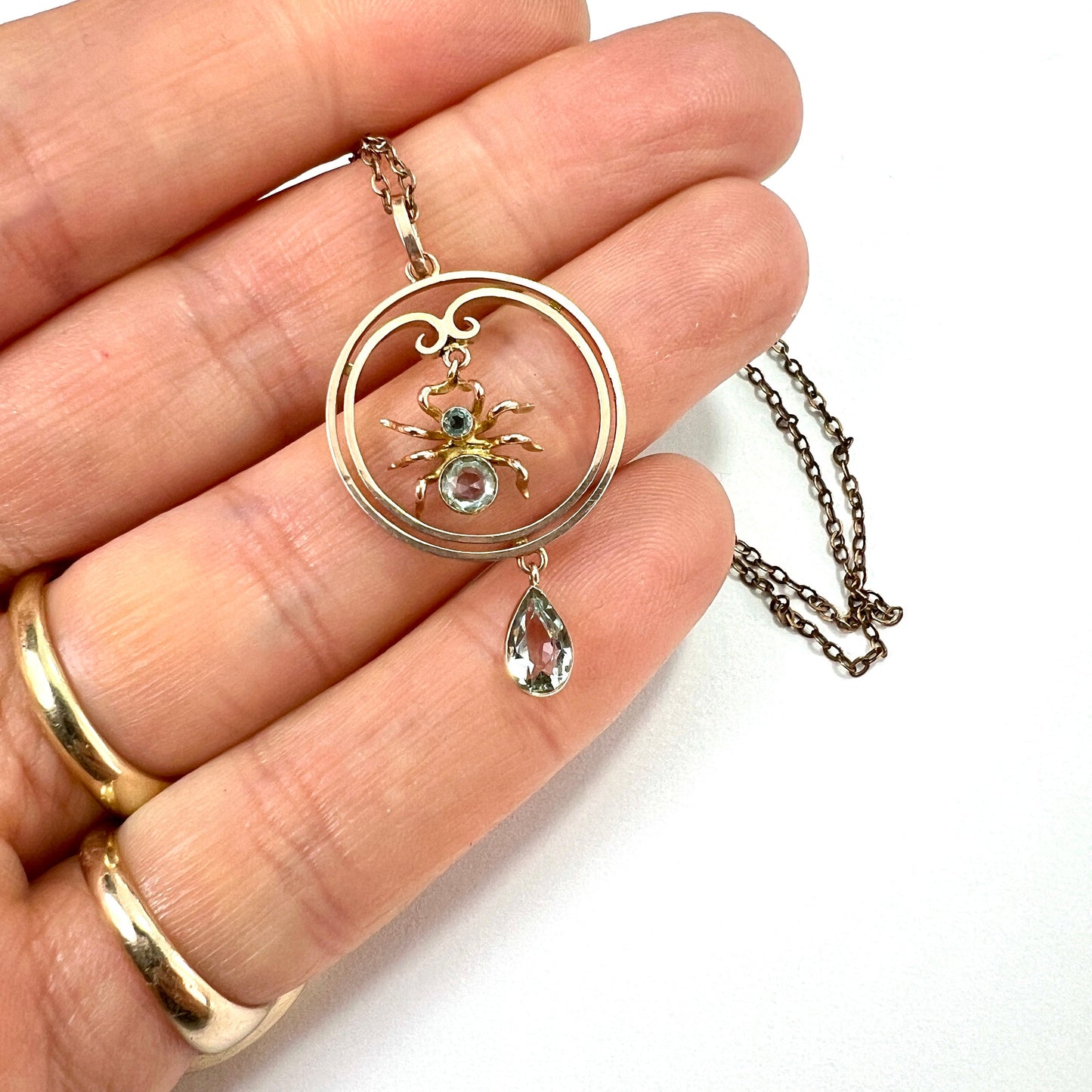 Edwardian 9CT Gold Spider Pendant and Chain Necklace