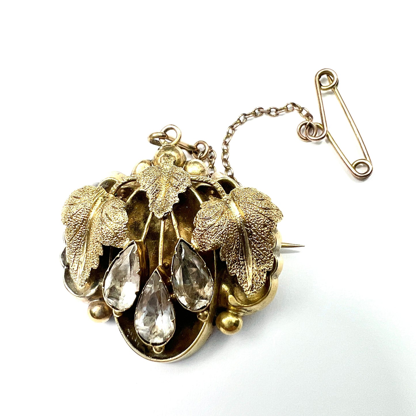 Victorian 15CT Gold Chrysoberyl Triple Teardrop Brooch