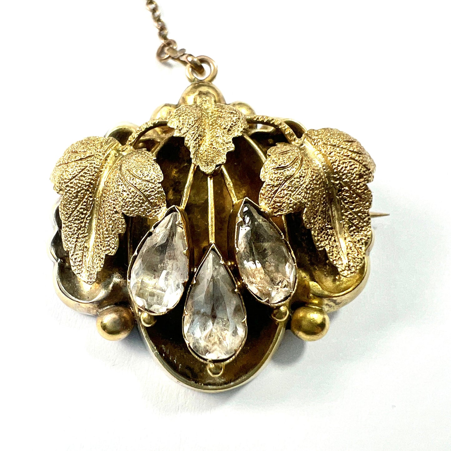 Victorian 15CT Gold Chrysoberyl Triple Teardrop Brooch