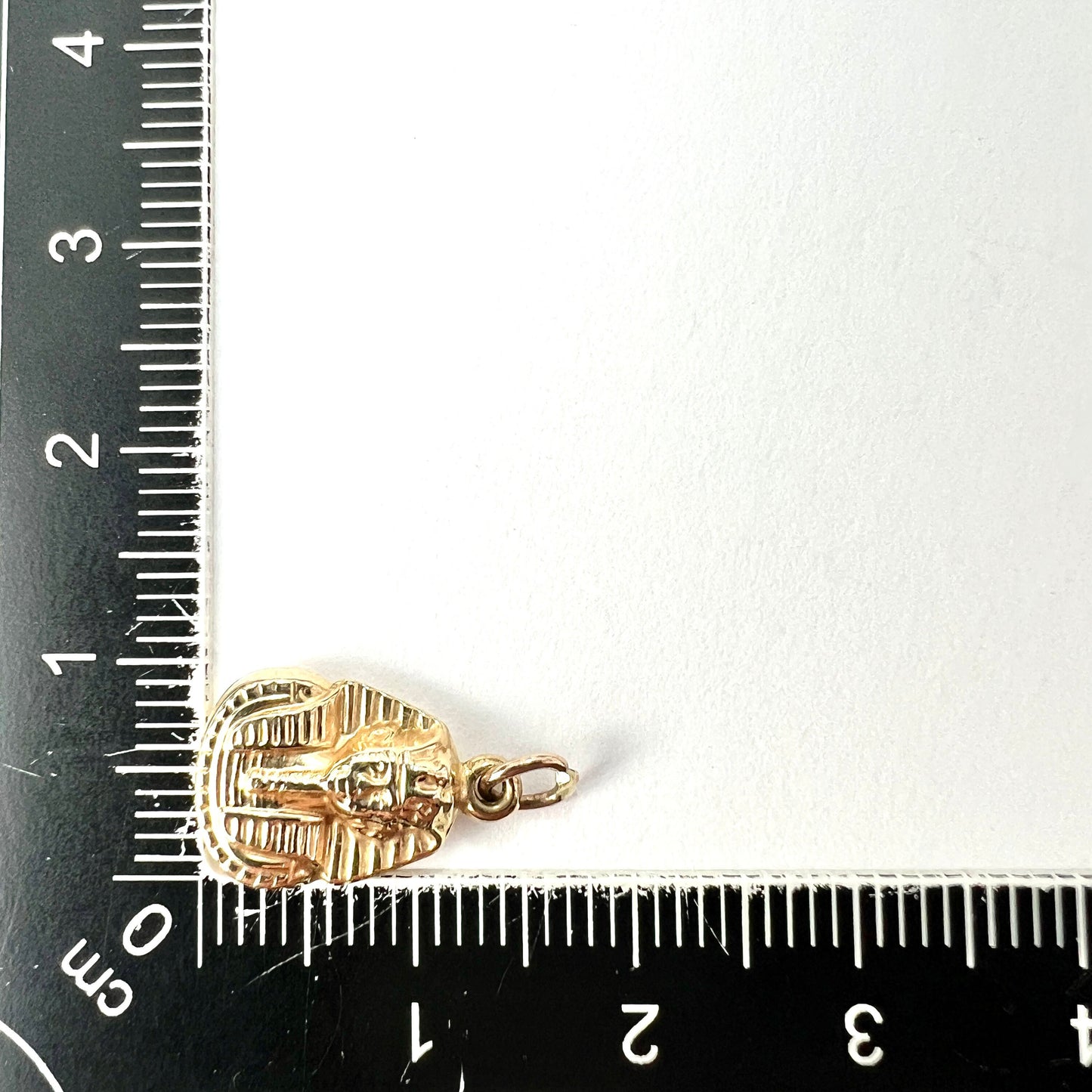 Small Vintage 9CT Gold Egyptian Tutankhamum Pharoah Pendant