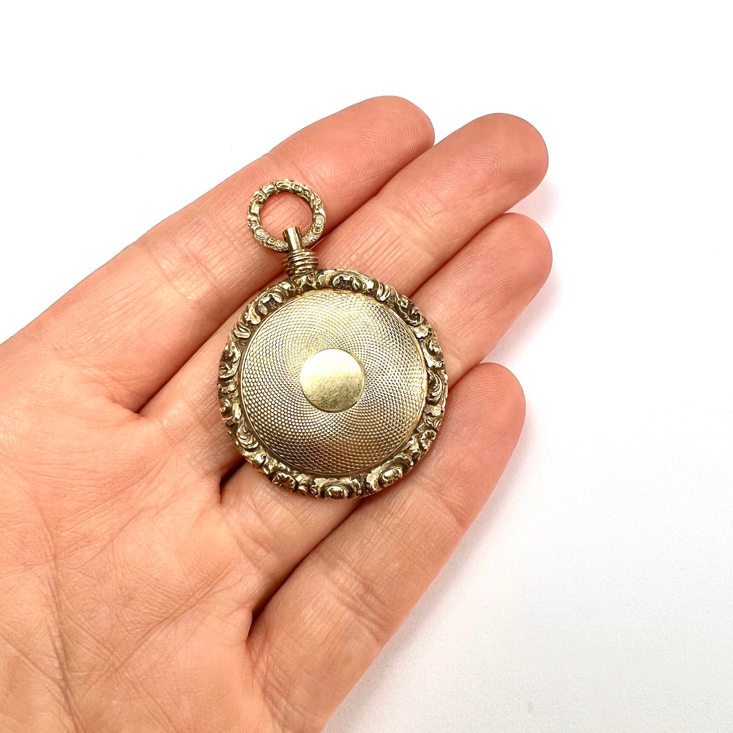 Victorian 15CT Gold Engine-Turned Locket Pendant