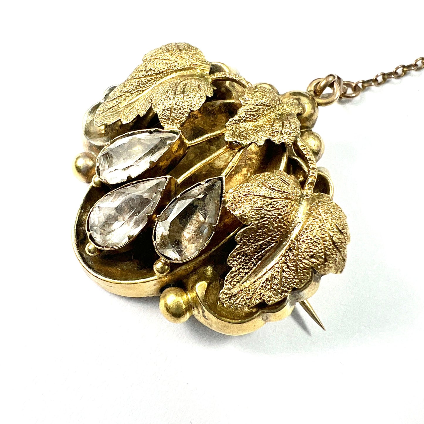 Victorian 15CT Gold Chrysoberyl Triple Teardrop Brooch